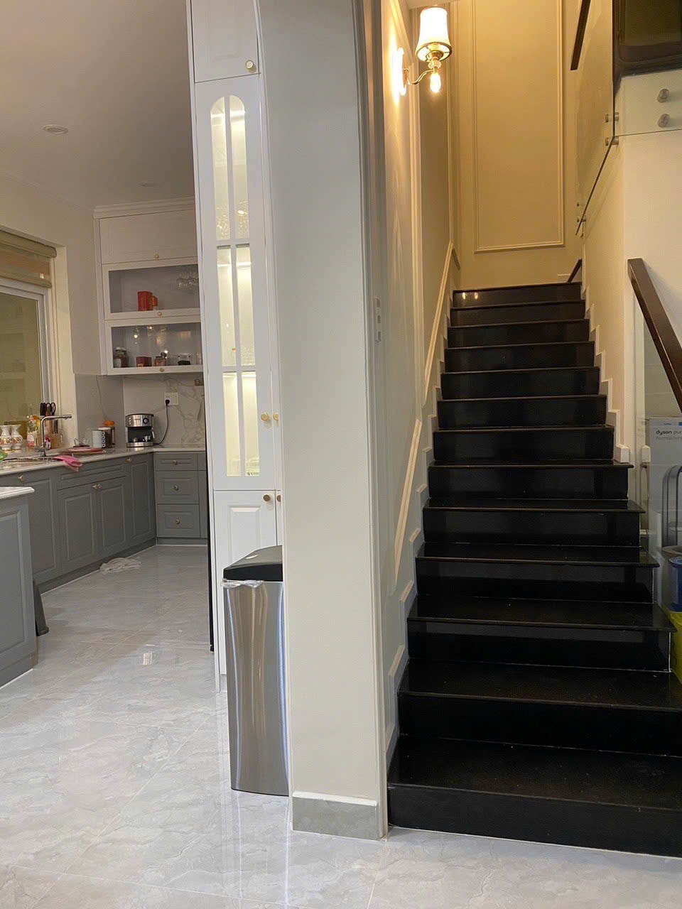 Cho thuê biệt thự Mỹ Thái 1C Phú Mỹ Hưng, Quận 7 xây 3 tầng có 4 phòng ngủ hướng Đông Bắc – 126m2 3