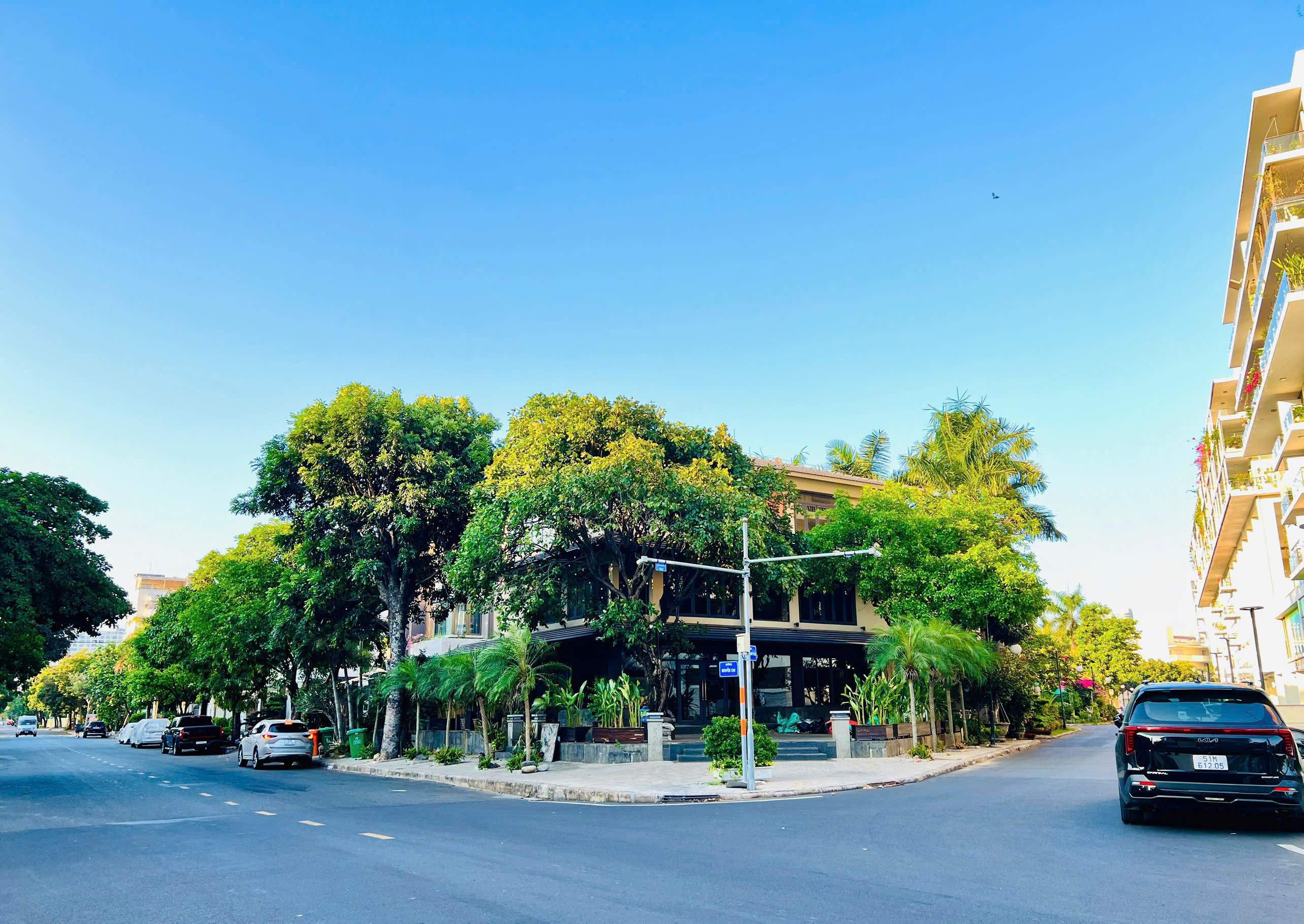 Bán hoặc cho thuê biệt thự Mỹ Tú Phú Mỹ Hưng, Quận 7 căn góc đường Nguyễn Cao xây 3 tầng – 390.5m2 1