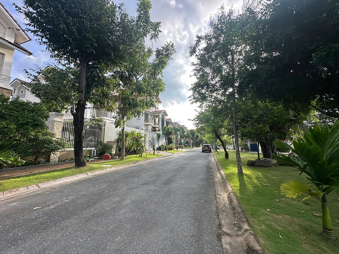 Bán biệt thự đường số 2 Nam Phú, Quận 7 khu compound VIP view sông xây 4 tầng – 384m2 2