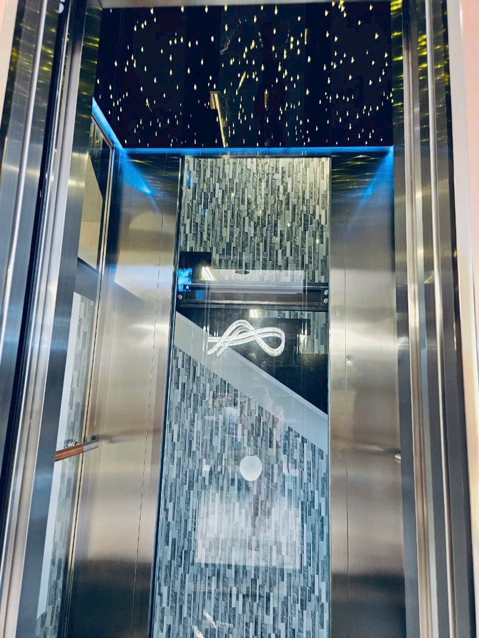 Bán biệt thự Nam Thiên Phạm Thái Bường Phú Mỹ Hưng, Quận 7 có 5 phòng ngủ, thang máy cao cấp 7