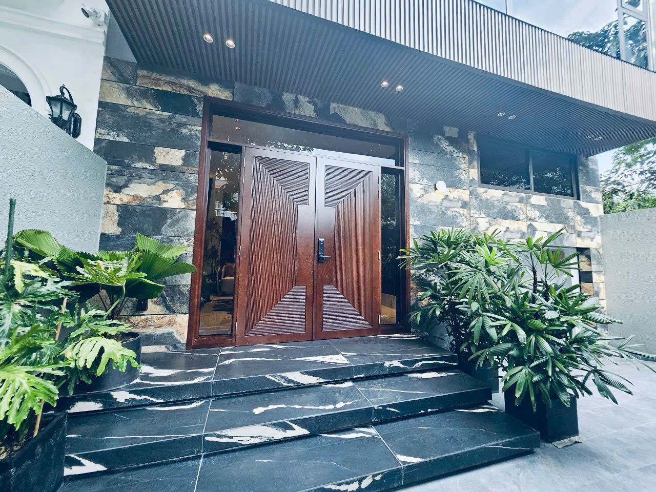 Bán biệt thự Nam Thiên Phạm Thái Bường Phú Mỹ Hưng, Quận 7 có 5 phòng ngủ, thang máy cao cấp 1