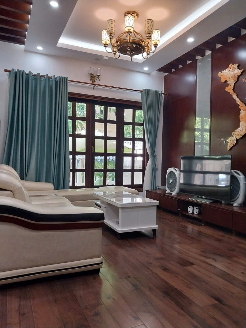 Nam Thong villa for sale 1C Phu My Hung built 3 floors with 5 bedrooms in the southeast direction – 198m2 2