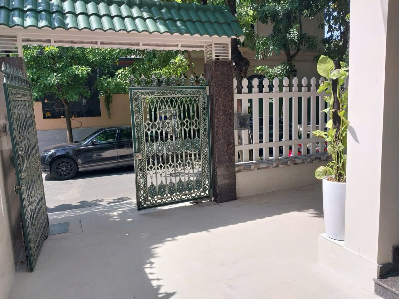 Nam Thong villa for sale 1C Phu My Hung built 3 floors with 5 bedrooms in the southeast direction – 198m2 1