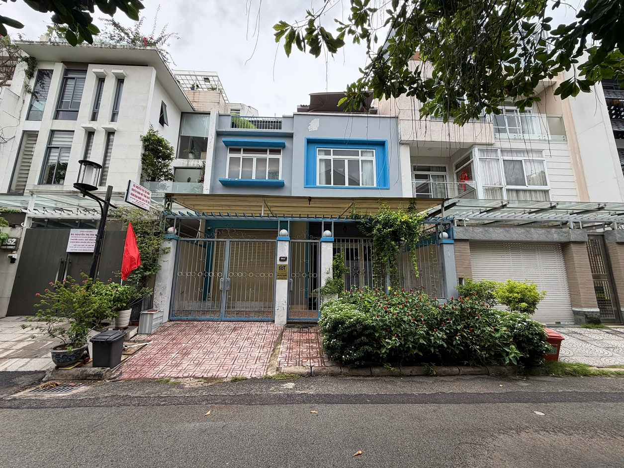Nam Thong 2 Phu My Hung villa for rent built 3 floors with 5 bedrooms with room on the ground floor – 144m2