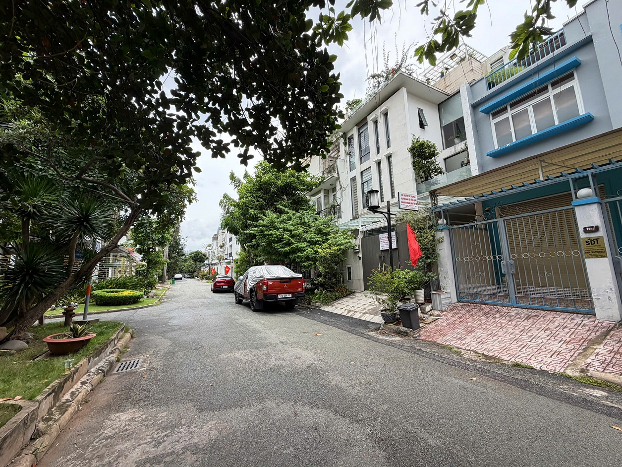 Nam Thong 2 Phu My Hung villa for rent built 3 floors with 5 bedrooms with room on the ground floor – 144m2 8