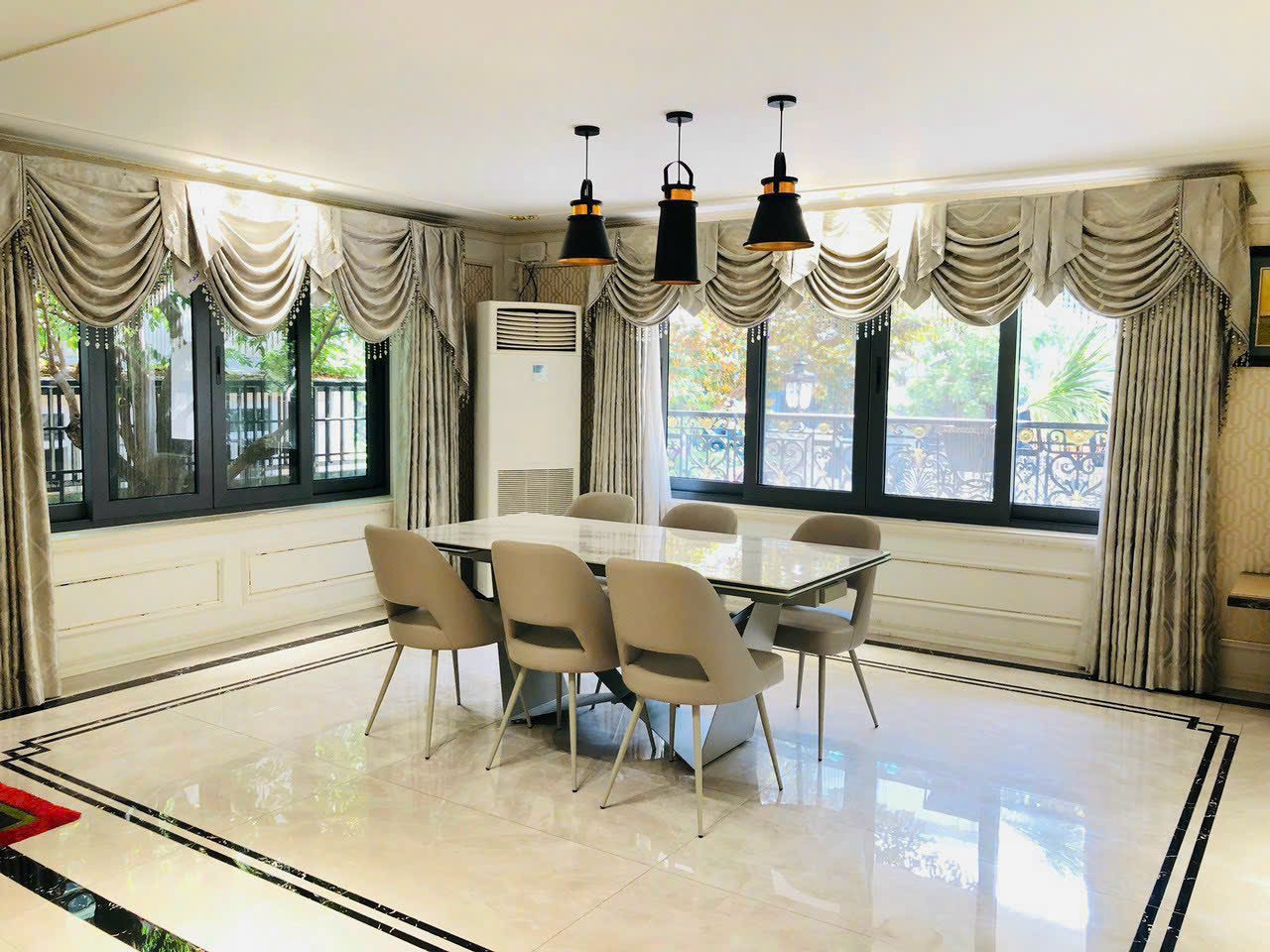 Bán hoặc cho thuê biệt thự Nam Thông 3 Phú Mỹ Hưng, Quận 7 căn góc có 5 phòng ngủ view công viên 3