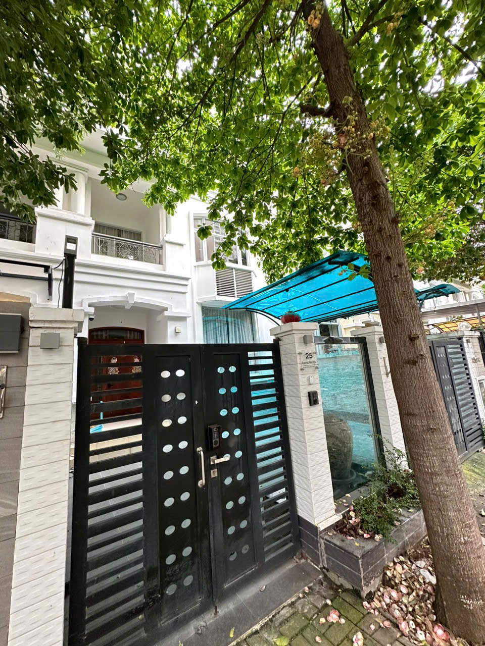 Cho thuê biệt thự Nam Viên Phú Mỹ Hưng, Quận 7 xây 3 tầng có 4 phòng ngủ – 126m2 4