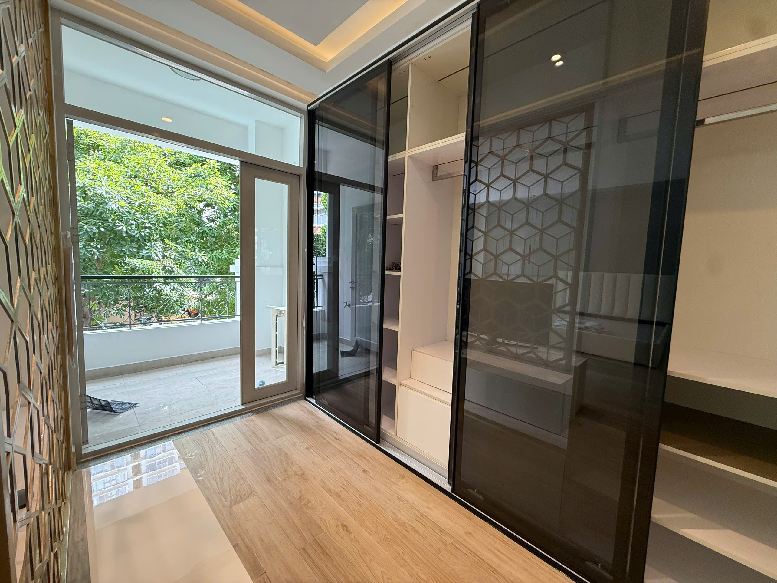 Cho thuê biệt thự Nam Viên Phú Mỹ Hưng, Quận 7 xây 3 tầng có 4 phòng ngủ – 126m2 2