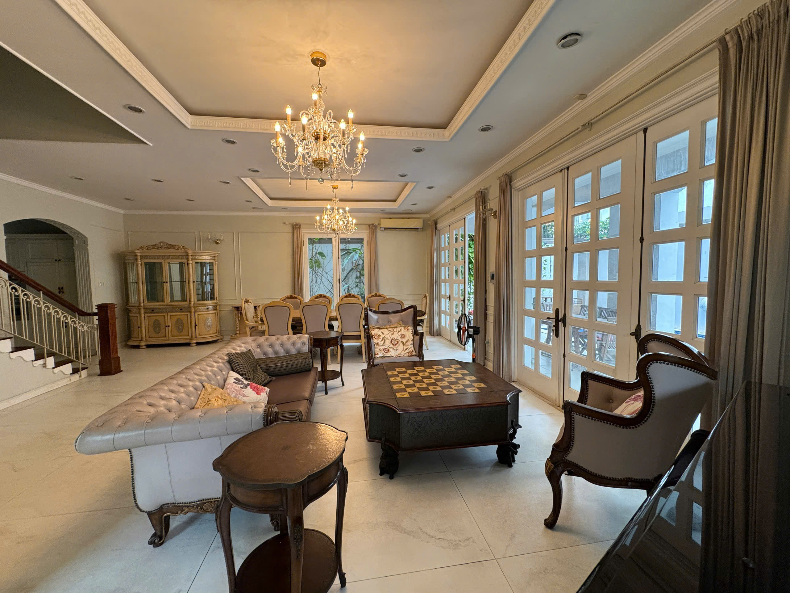 Bán hoặc cho thuê biệt thự Nguyễn Văn Hưởng, Thảo Điền, Tp Thủ Đức thiết kế 3 phòng ngủ, có hồ bơi – 6