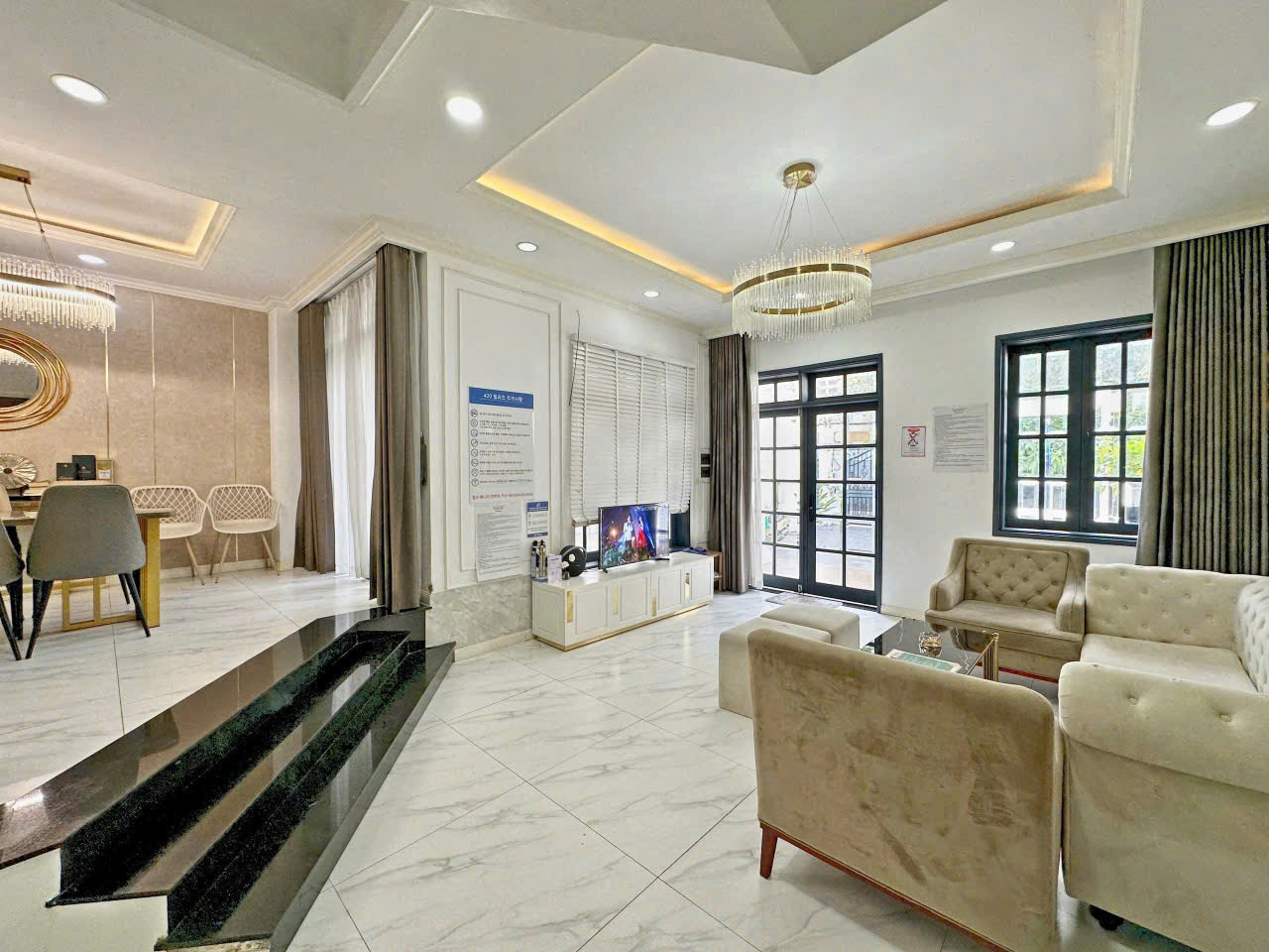 Cho thuê biệt thự Nguyễn Văn Linh, Quận 7 thiết kế 5 phòng ngủ có hồ bơi riêng nội thất cao cấp 7