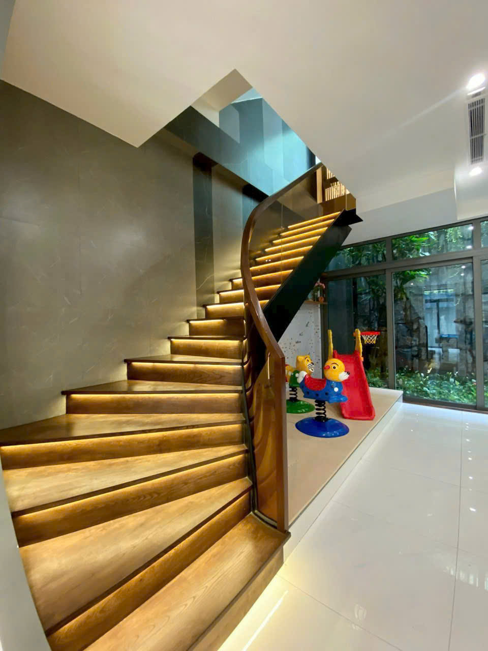 Cho thuê biệt thự Nữ Hoàng đường 25 KDC An Phú Hưng, Quận 7 view sông có 4 phòng ngủ nhà đẹp sang tr 8