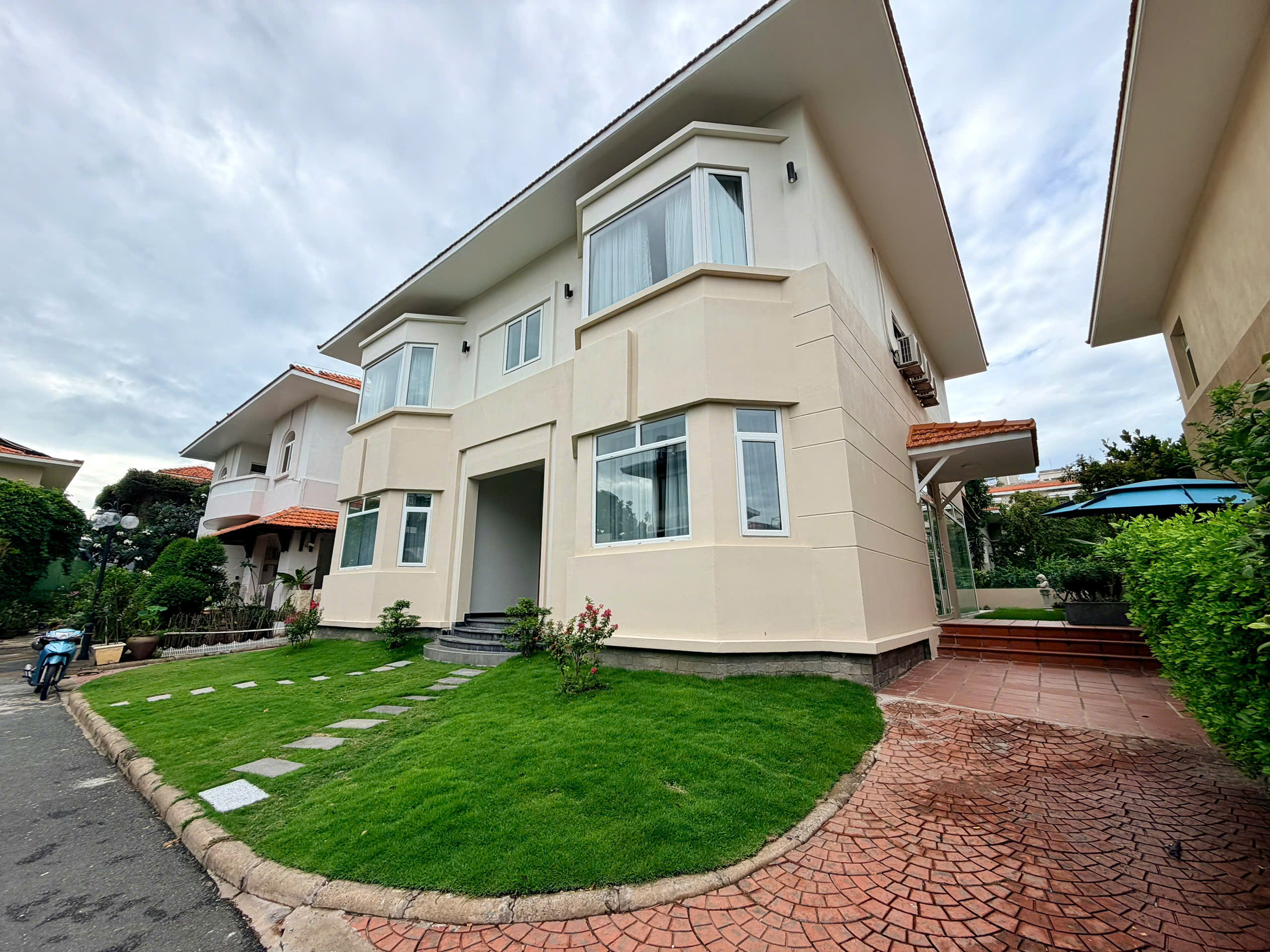 Cho thuê biệt thự Phú Gia Phú Mỹ Hưng xây trệt + lầu có 4 phòng ngủ sân vườn – 317.3m2 5