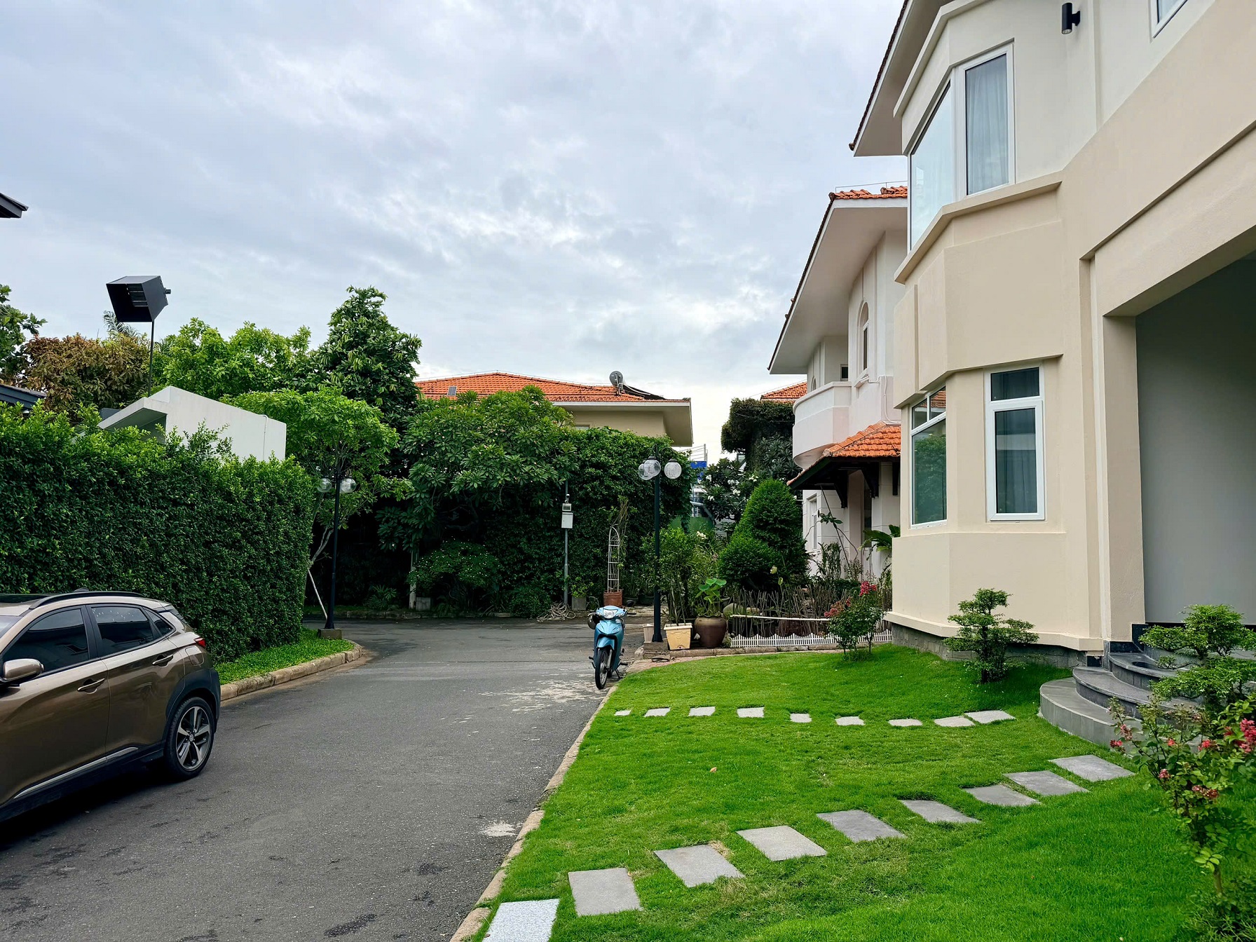 Cho thuê biệt thự Phú Gia Phú Mỹ Hưng xây trệt + lầu có 4 phòng ngủ sân vườn – 317.3m2 4