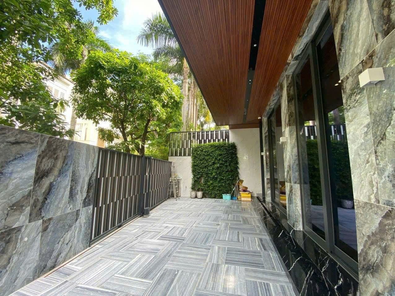 Bán biệt thự Phú Mỹ Hưng, Quận 7 căn góc siêu đẹp có 4 phòng ngủ gần công viên lớn 6