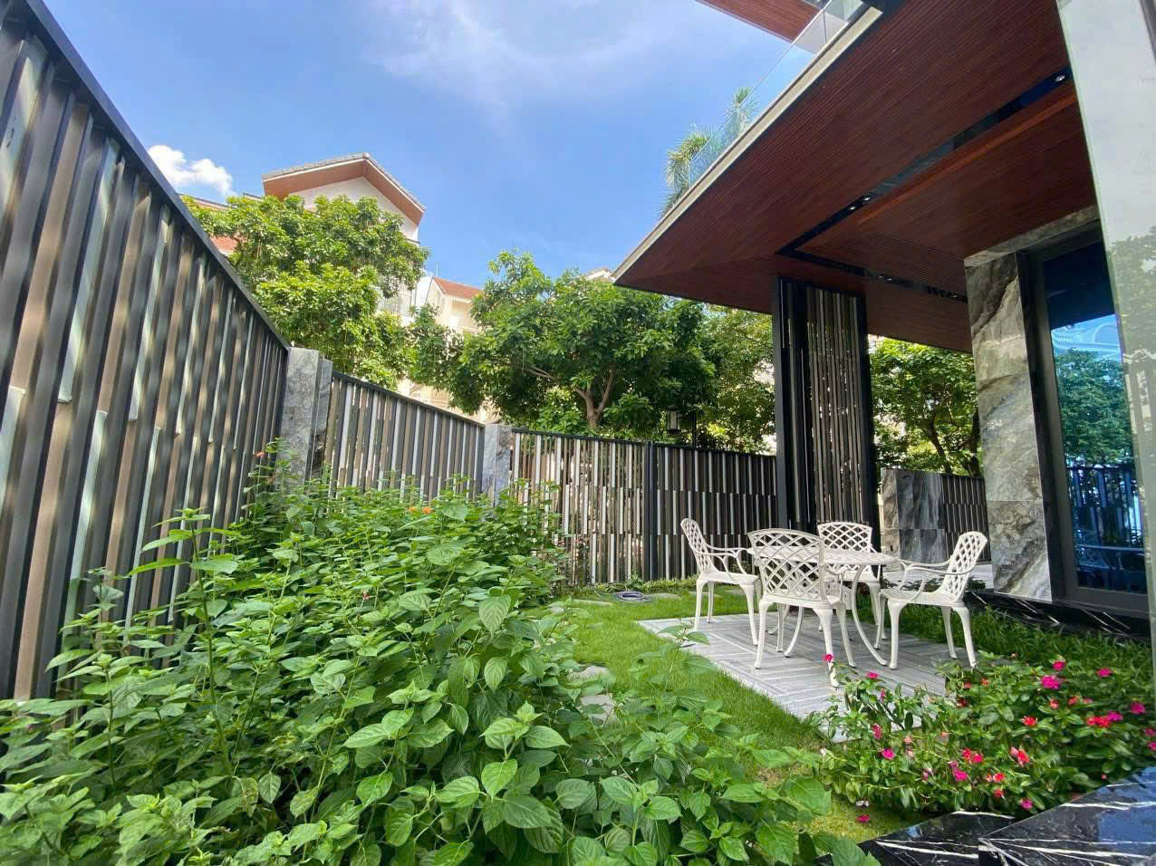 Bán biệt thự Phú Mỹ Hưng, Quận 7 căn góc siêu đẹp có 4 phòng ngủ gần công viên lớn 5