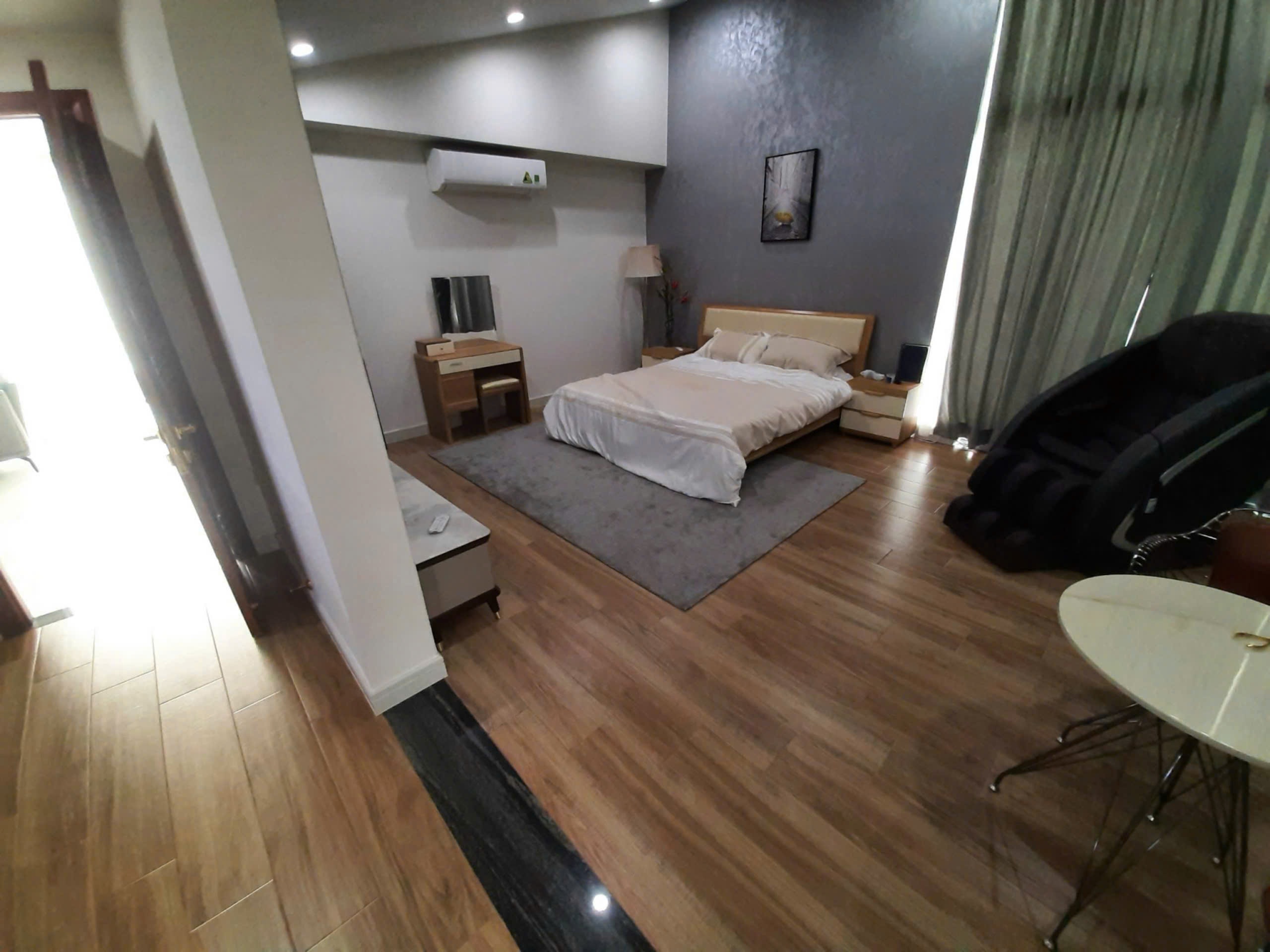 Bán biệt thự Phú Mỹ Vạn Phát Hưng, Quận 7 căn góc 2 mặt tiền view công viên 11