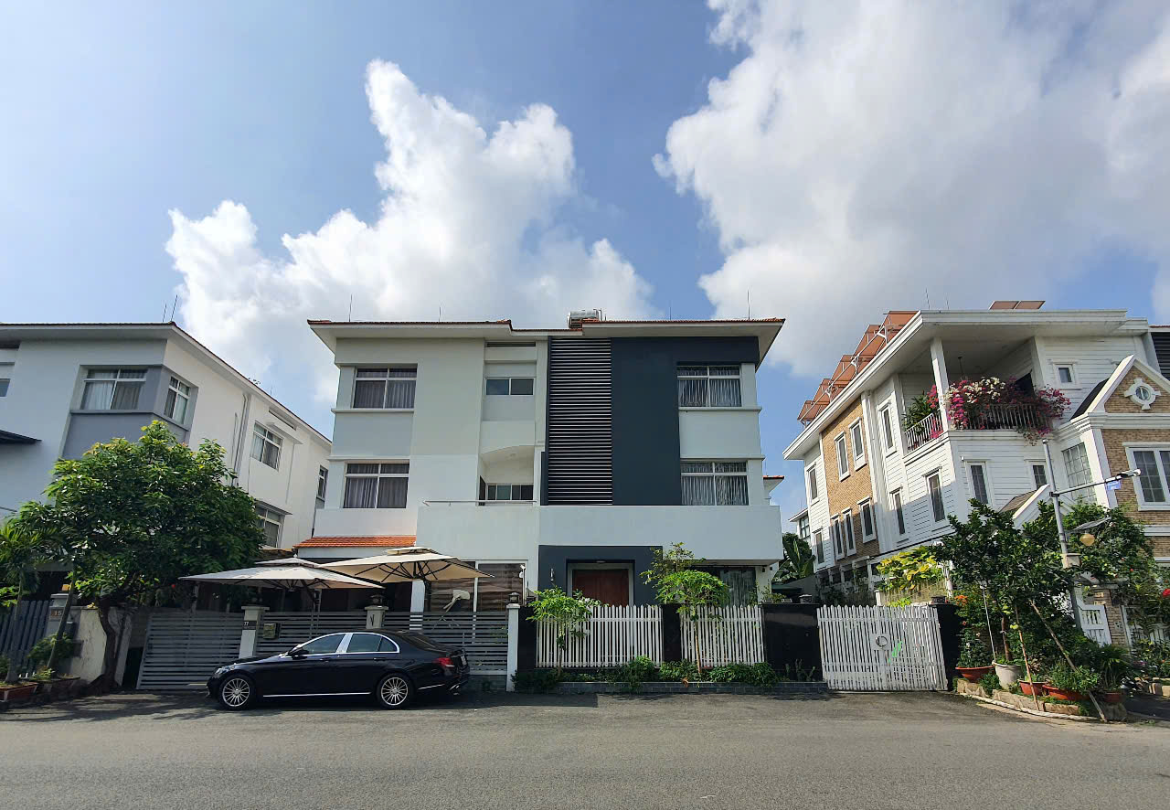 Bán biệt thự song lập khu Mỹ Hào Phú Mỹ Hưng, Quận 7 xây 3 tầng có 5 phòng ngủ – 194.8m2 3