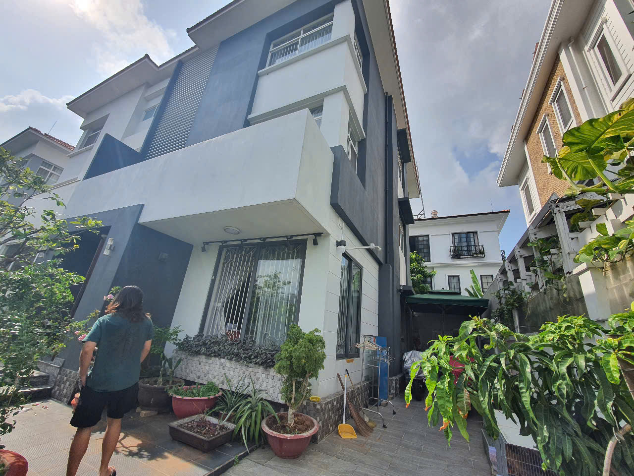 Bán biệt thự song lập khu Mỹ Hào Phú Mỹ Hưng, Quận 7 xây 3 tầng có 5 phòng ngủ – 194.8m2 1