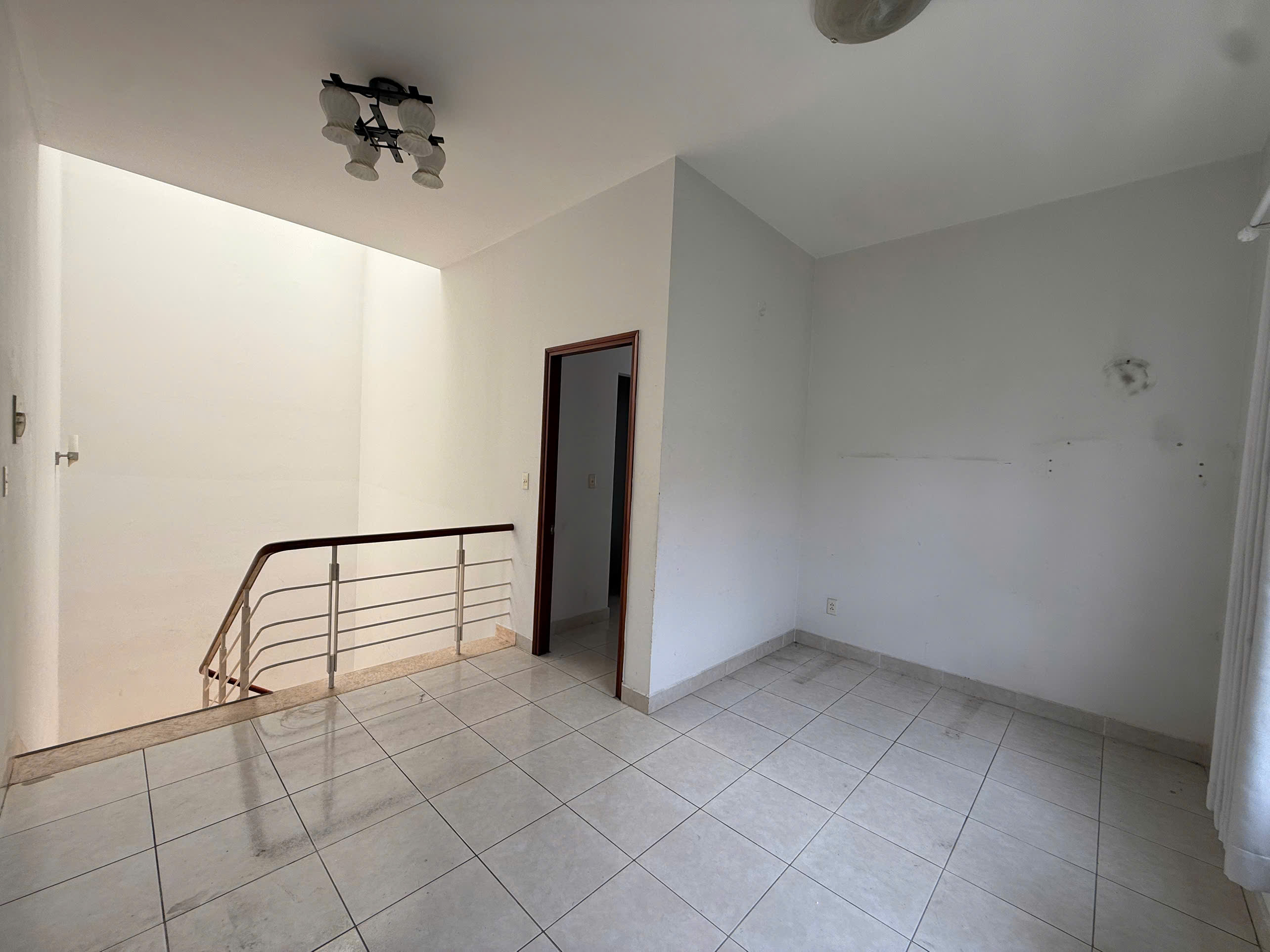 Cho thuê biệt thự song lập Mỹ Hoàng Phú Mỹ Hưng xây trệt +2 lầu mặt tiền Phạm Thái Bường – 210m2 2