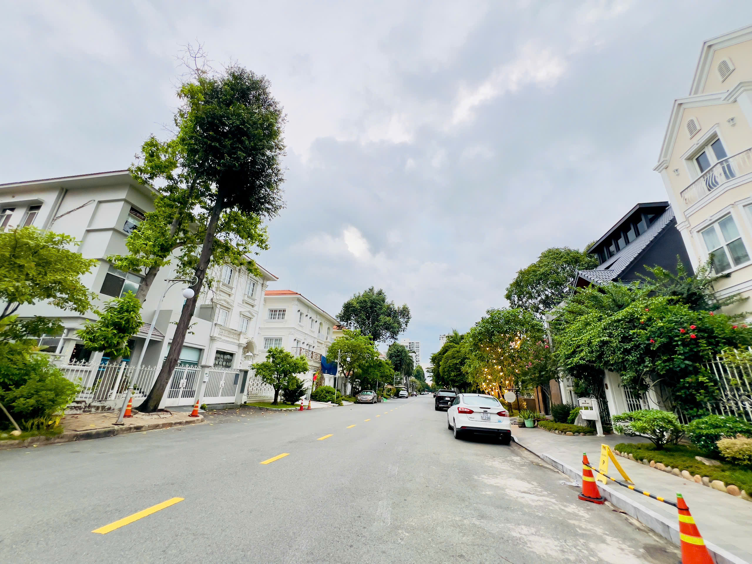 Cho thuê biệt thự song lập Mỹ Kim 1 Phú Mỹ Hưng, Quận 7 có 4 phòng ngủ – 204.25m2 1