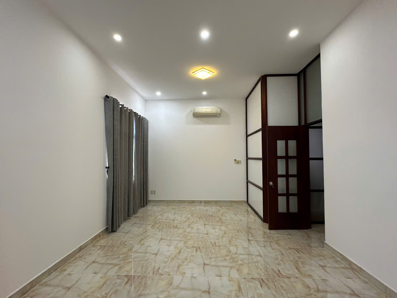 Cho thuê biệt thự song lập Mỹ Kim 2 Phú Mỹ Hưng, Quận 7 xây trệt + 2 lầu có 4 phòng ngủ 13