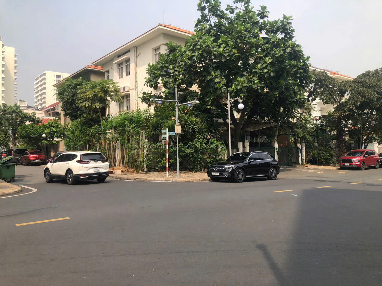 Bán biệt thự song lập Mỹ Tú Phú Mỹ Hưng, Quận 7 căn góc 2 mặt tiền, xây 3 tầng hướng Đông Nam 2