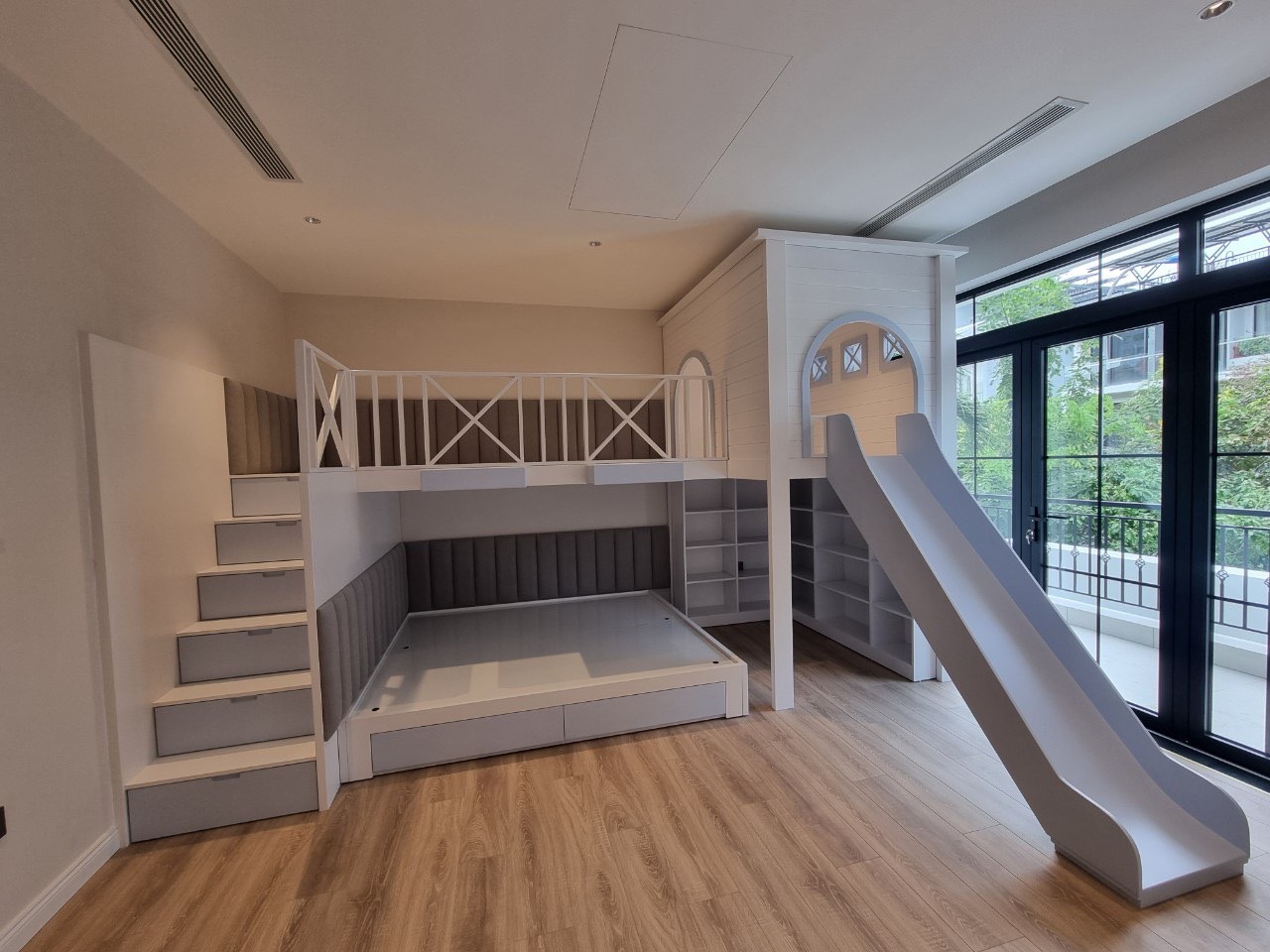 Cho thuê biệt thự Tấn Trường, Quận 7 nhà mới đẹp có 4 phòng ngủ 2