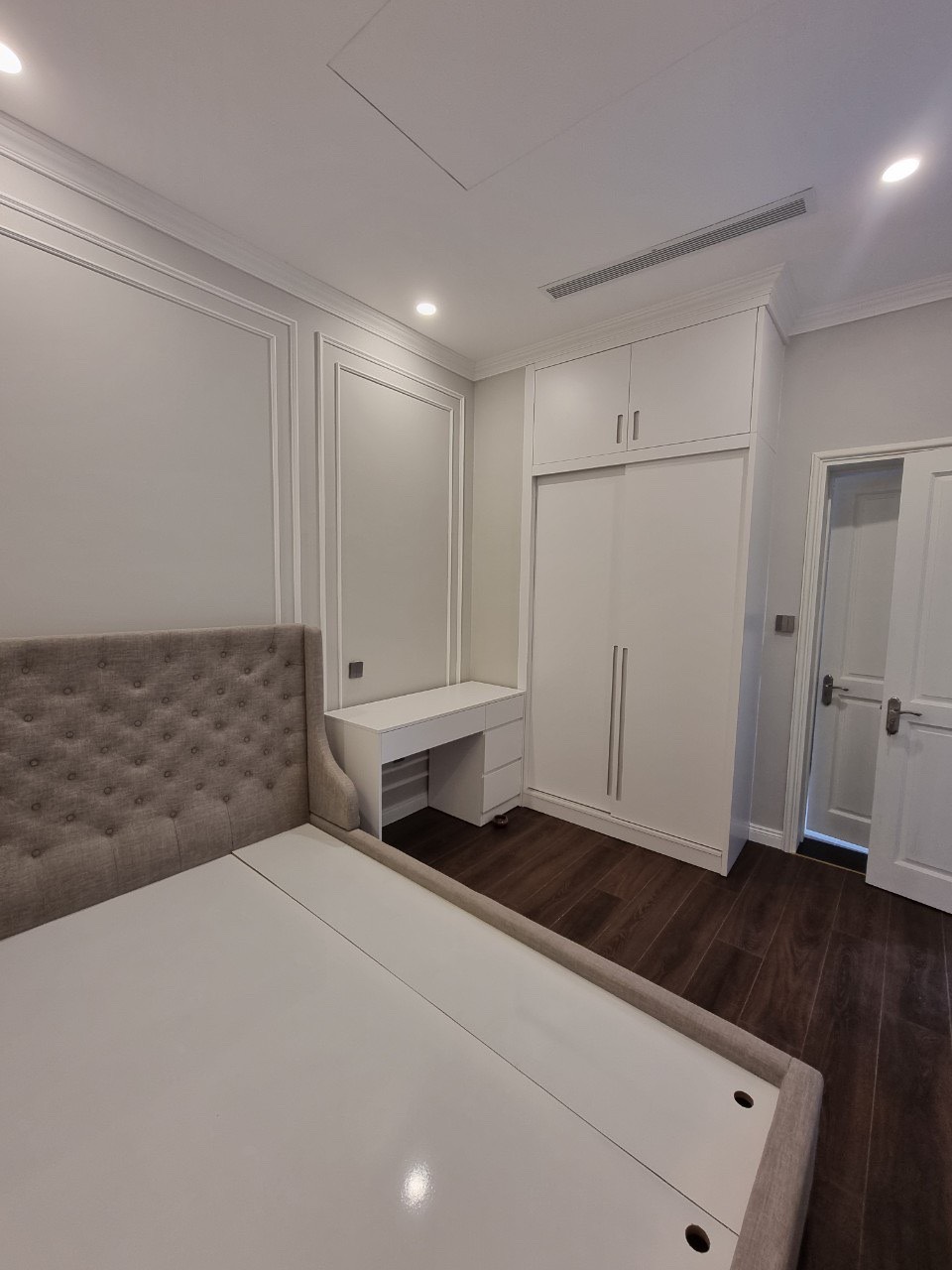 Cho thuê biệt thự Tấn Trường, Quận 7 nhà mới đẹp có 4 phòng ngủ 5