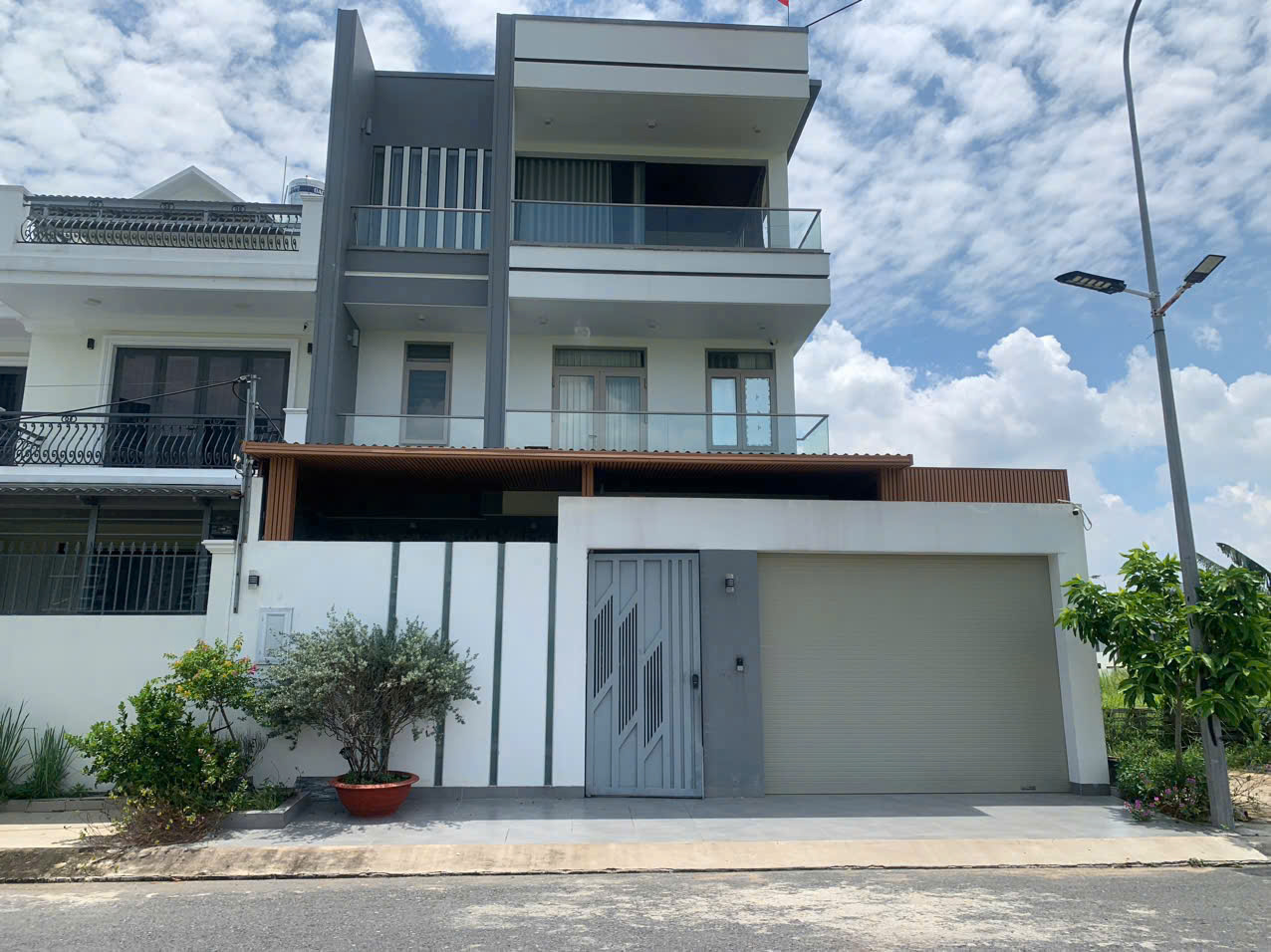 Bán biệt thự KDC Thái Sơn mặt tiền Nguyễn Hữu Thọ, Nhà Bè xây 4 tầng vị trí ngay công viên – 250m2 3