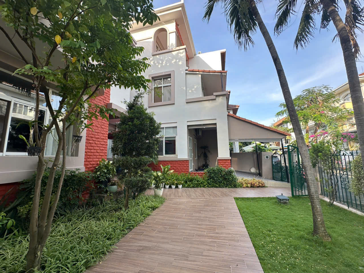 Bán biệt thự tứ lập Mỹ Gia 1 Phú Mỹ Hưng, Quận 7 xây 3 tầng thiết kế 5 phòng ngủ, đầy đủ nội thất 7