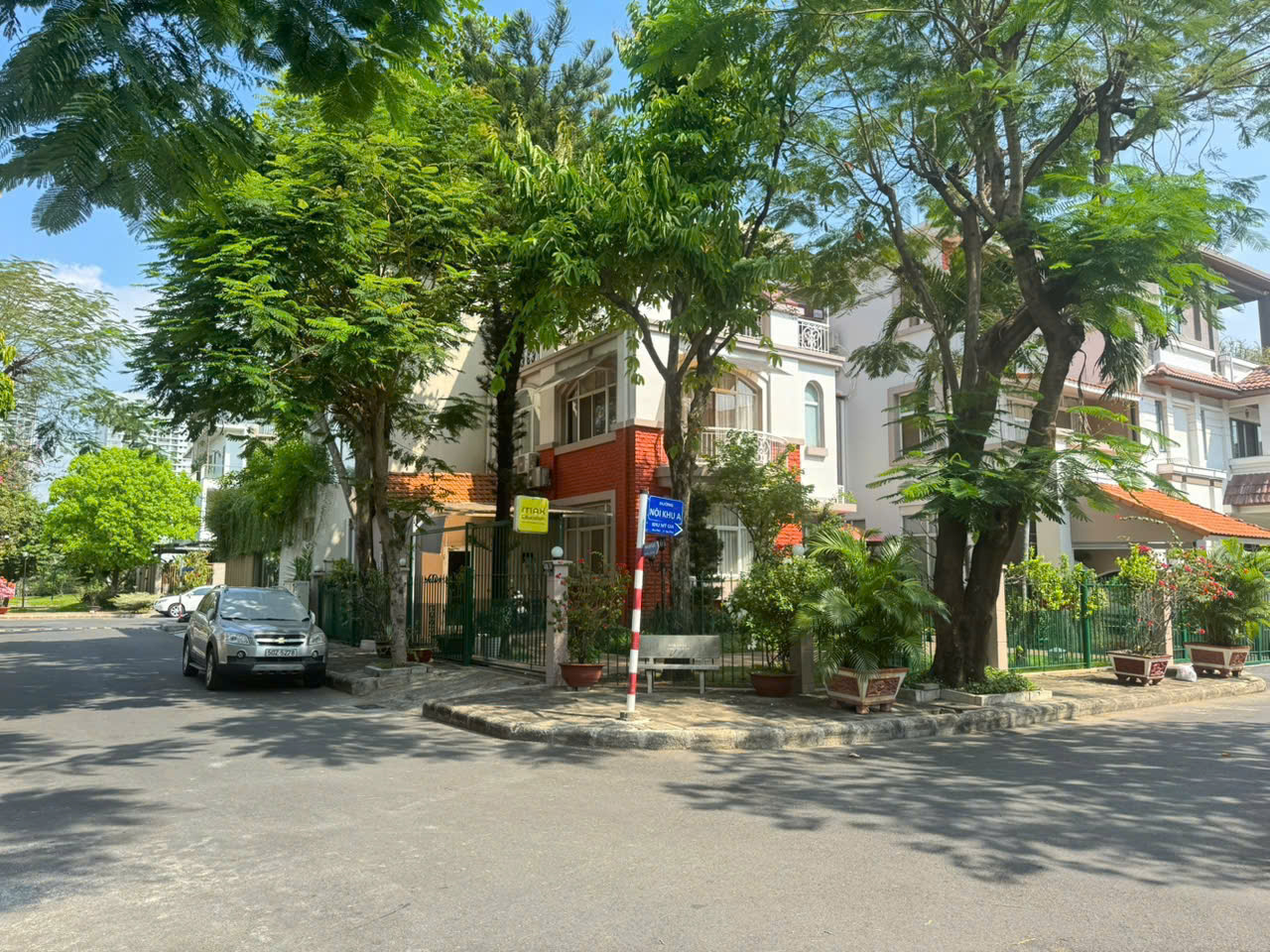 Bán biệt thự tứ lập Mỹ Gia 1 Phú Mỹ Hưng, Quận 7 xây 3 tầng thiết kế 5 phòng ngủ, đầy đủ nội thất 6