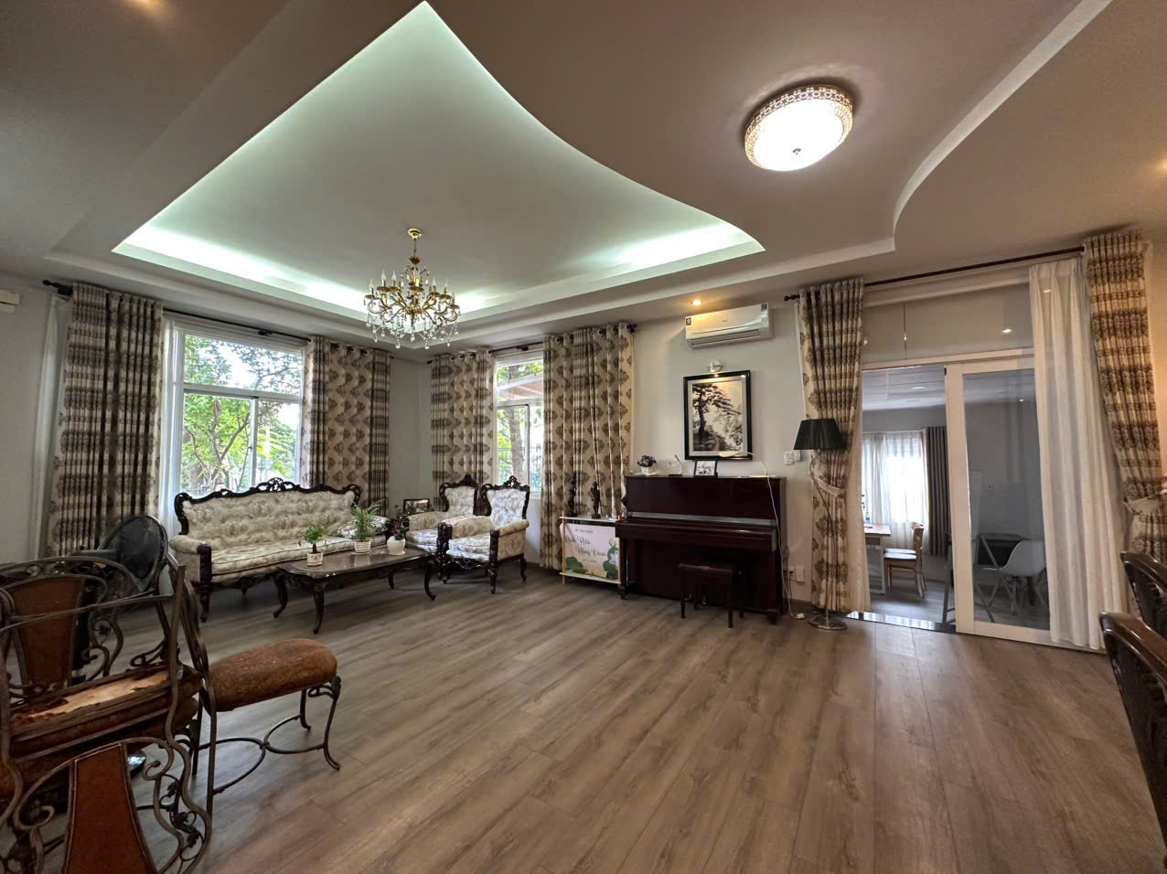 Bán biệt thự tứ lập Mỹ Gia 1 Phú Mỹ Hưng, Quận 7 xây 3 tầng thiết kế 5 phòng ngủ, đầy đủ nội thất 2