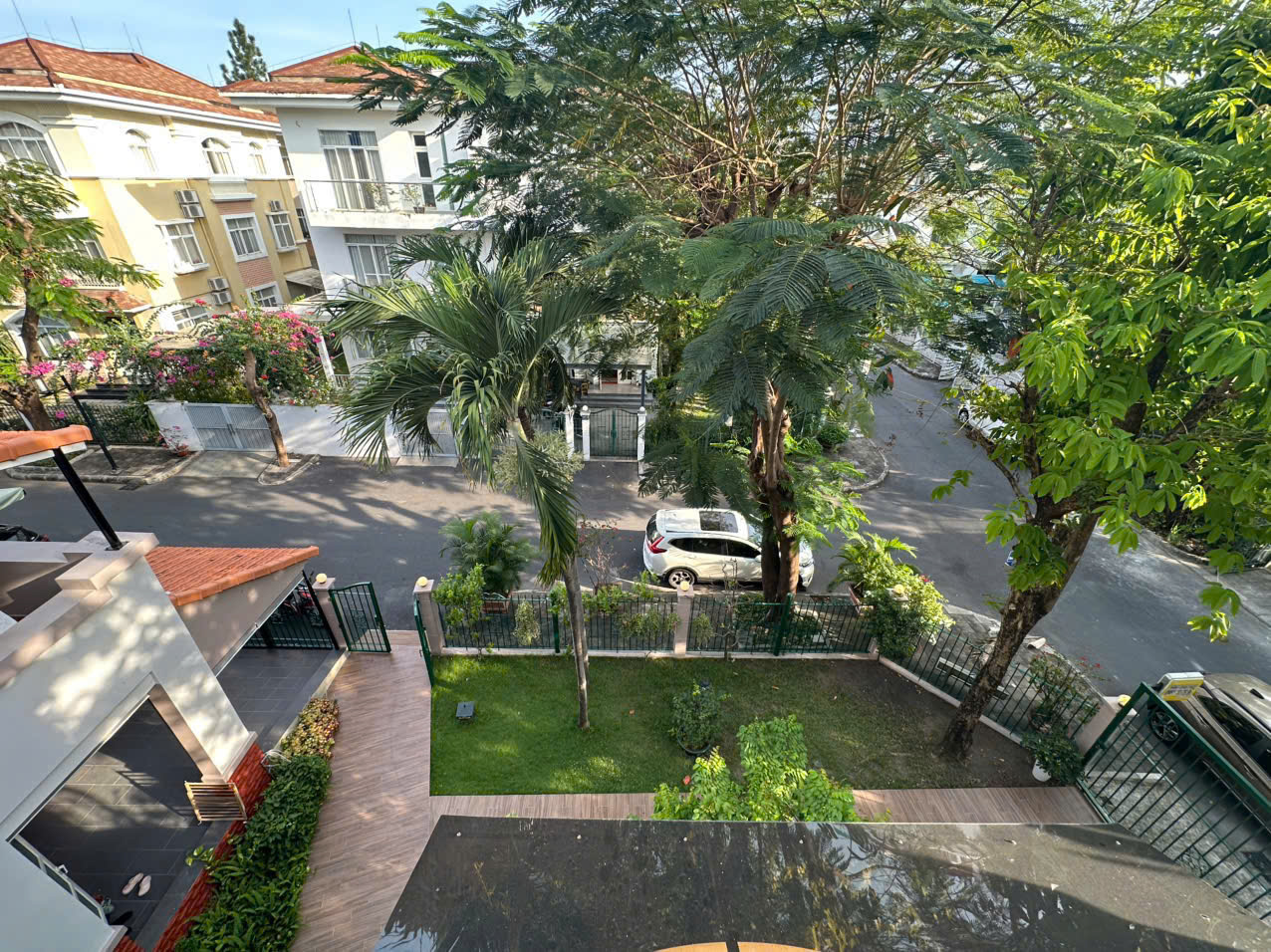 Bán biệt thự tứ lập Mỹ Gia 1 Phú Mỹ Hưng, Quận 7 xây 3 tầng thiết kế 5 phòng ngủ, đầy đủ nội thất 1