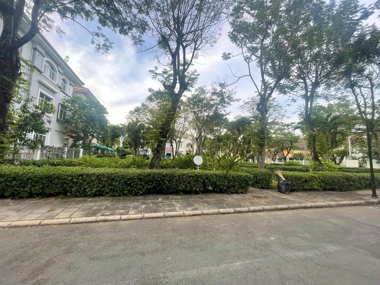 Bán biệt thự tứ lập Mỹ Gia 1 Phú Mỹ Hưng, Quận 7 có 4 phòng ngủ mặt tiền công viên 3