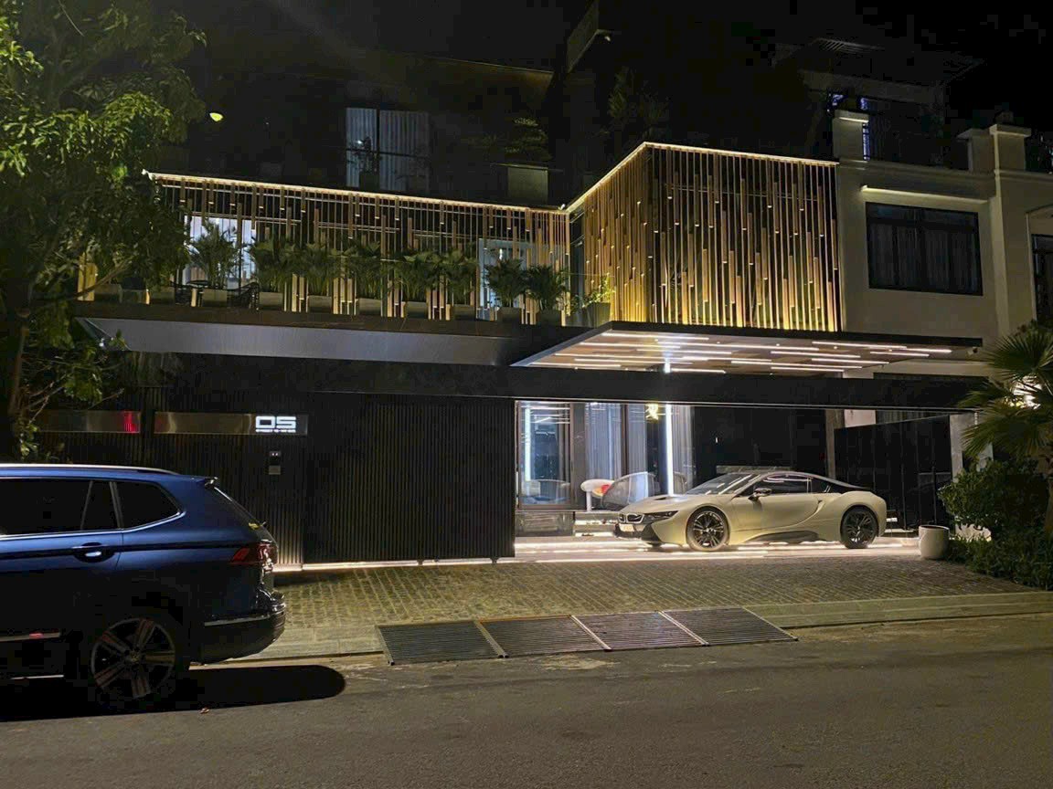 Bán hoặc cho thuê biệt thự tứ lập Mỹ Gia 1 Phú Mỹ Hưng Quận 7 có 5 phòng ngủ, hồ bơi, thang máy 5