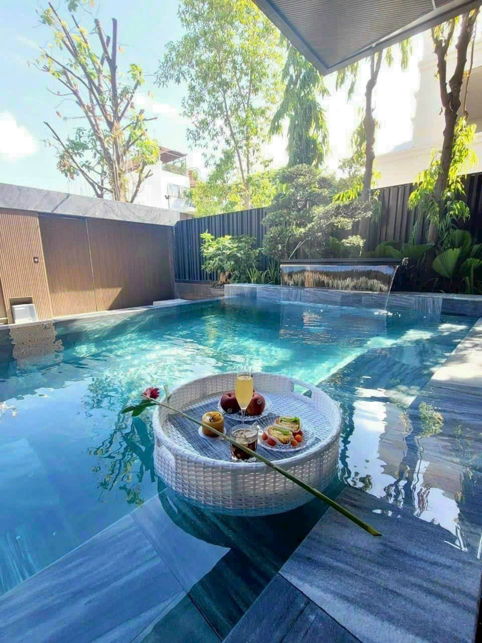 Bán hoặc cho thuê biệt thự tứ lập Mỹ Gia 1 Phú Mỹ Hưng Quận 7 có 5 phòng ngủ, hồ bơi, thang máy 2