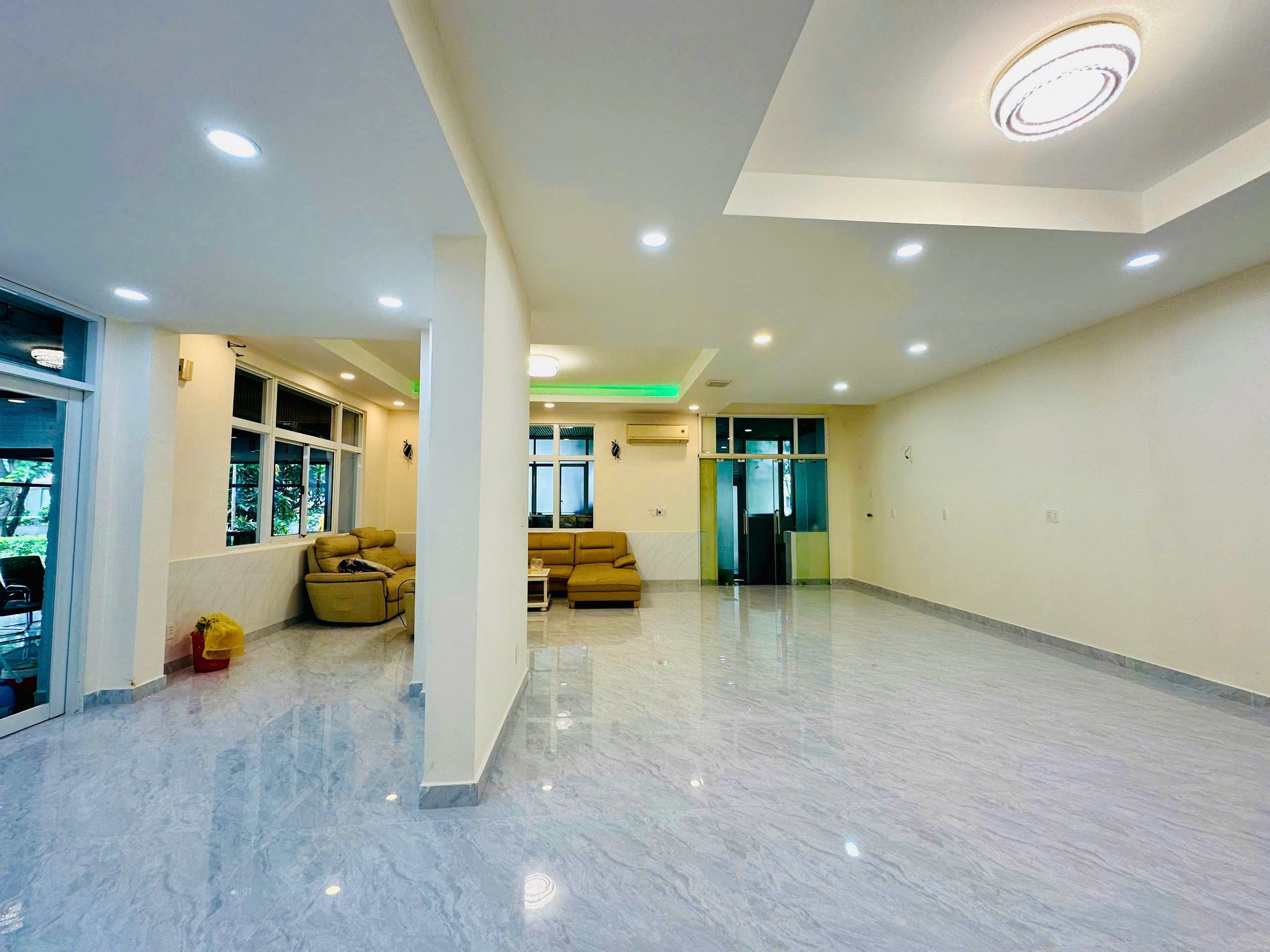 Bán biệt thự tứ lập Mỹ Thái 2 Phú Mỹ Hưng, Quận 7 xây 3 tầng thiết kế 5 phòng ngủ – 256m2 4