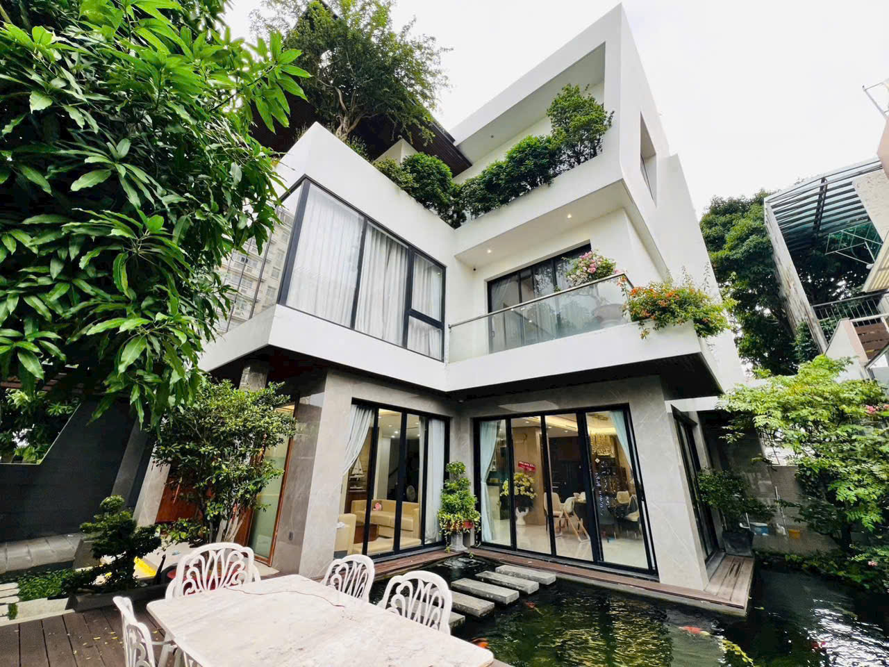 My Thai Phu My Hung quadruple villa for rent with 5 bedrooms with koi pond, garden – 256m2 7