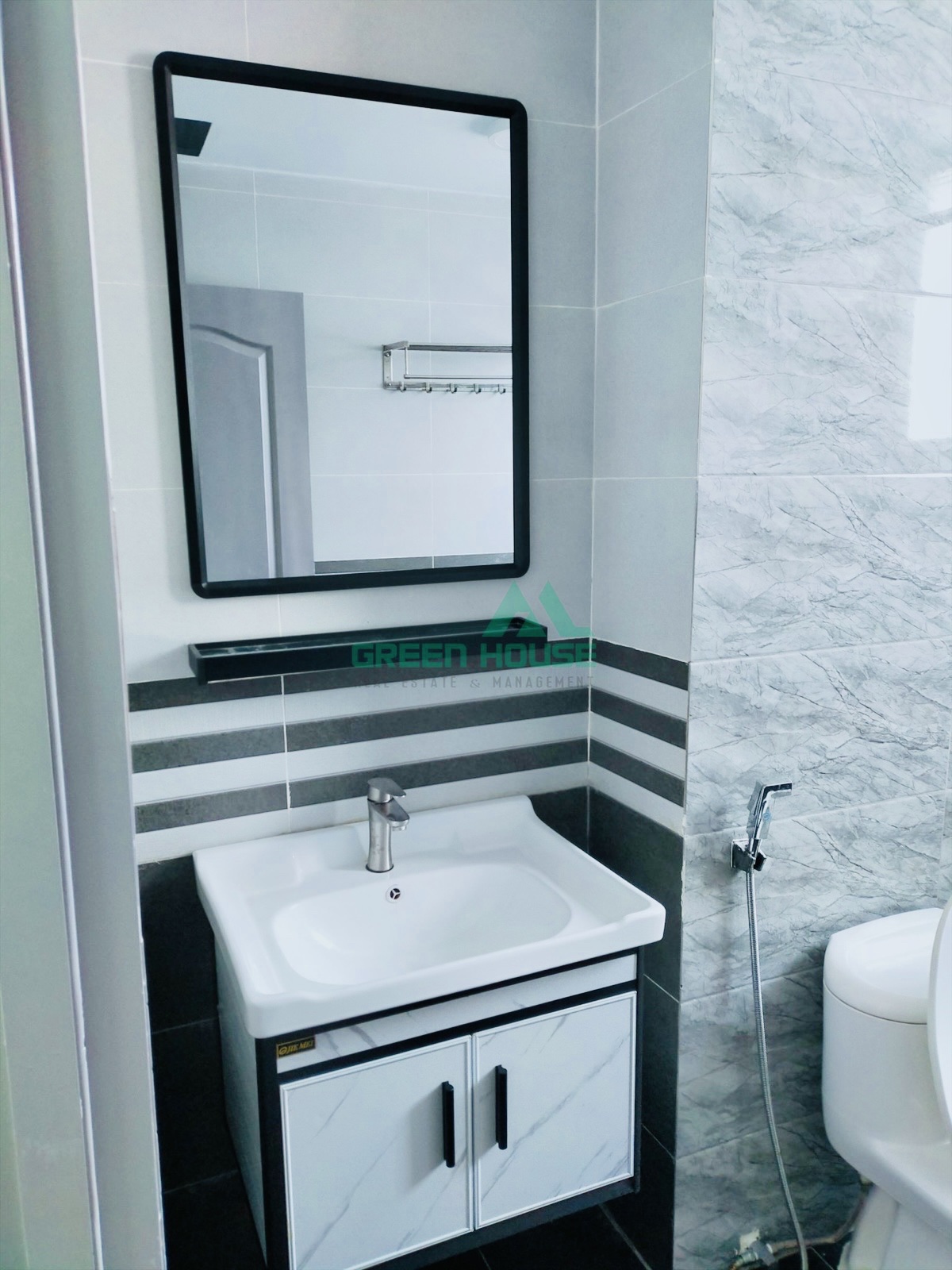 Cho thuê Căn Hộ Cao Cấp Cảnh Viên Phú Mỹ Hưng 9