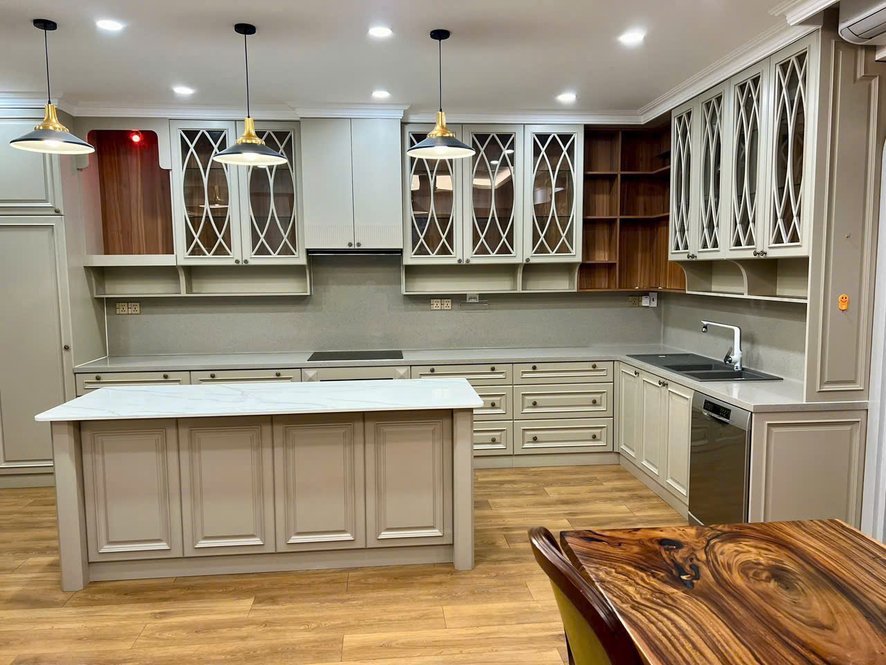 Bán căn hộ Ascentia Phú Mỹ Hưng, Quận 7 căn góc 3 mặt tiền có 6 phòng ngủ, 2 ô xe định danh 4