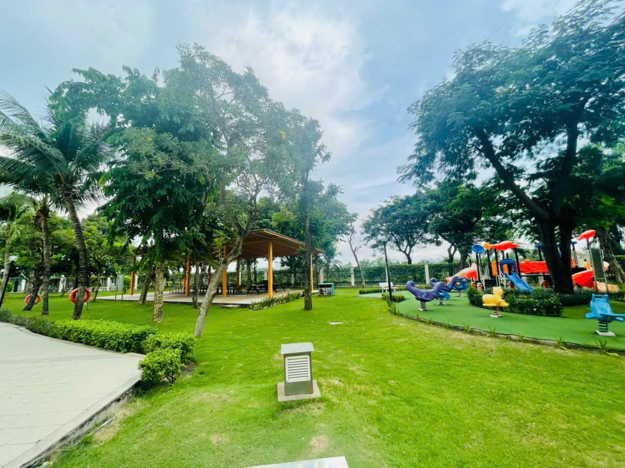 Cho thuê căn hộ biệt thự Riverside Phú Mỹ Hưng, Quận 7 có 6 phòng ngủ, sân vườn, hồ bơi chung 19