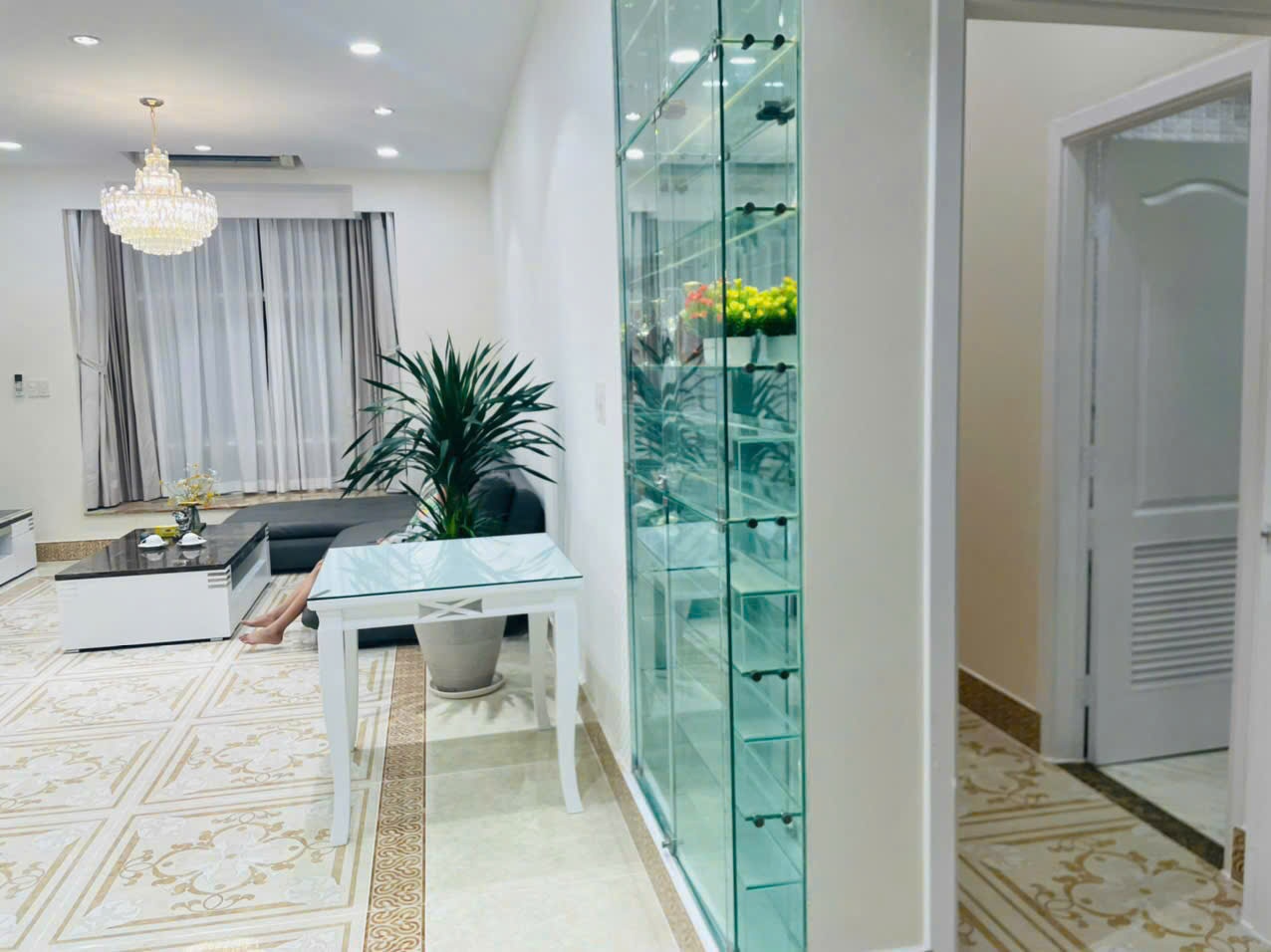 Cho thuê căn hộ biệt thự Riverside Phú Mỹ Hưng, Quận 7 có 6 phòng ngủ, sân vườn, hồ bơi chung 10