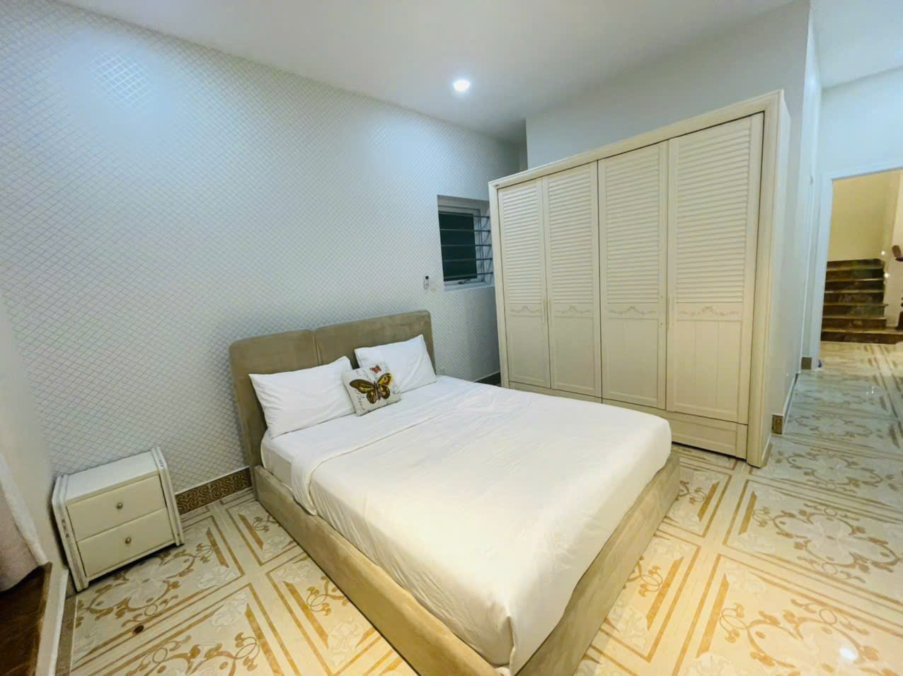 Cho thuê căn hộ biệt thự Riverside Phú Mỹ Hưng, Quận 7 có 6 phòng ngủ, sân vườn, hồ bơi chung 8