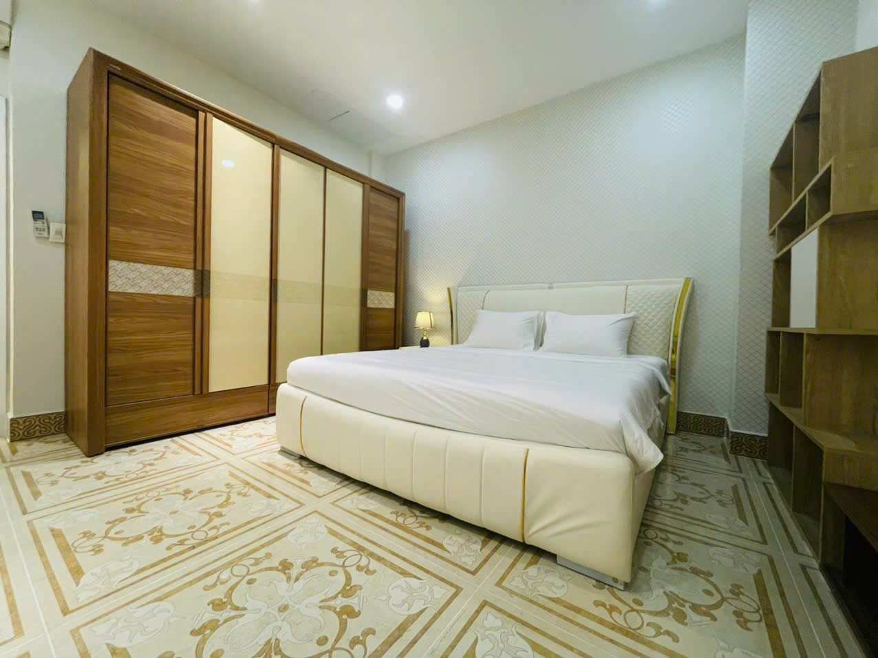 Cho thuê căn hộ biệt thự Riverside Phú Mỹ Hưng, Quận 7 có 6 phòng ngủ, sân vườn, hồ bơi chung 7