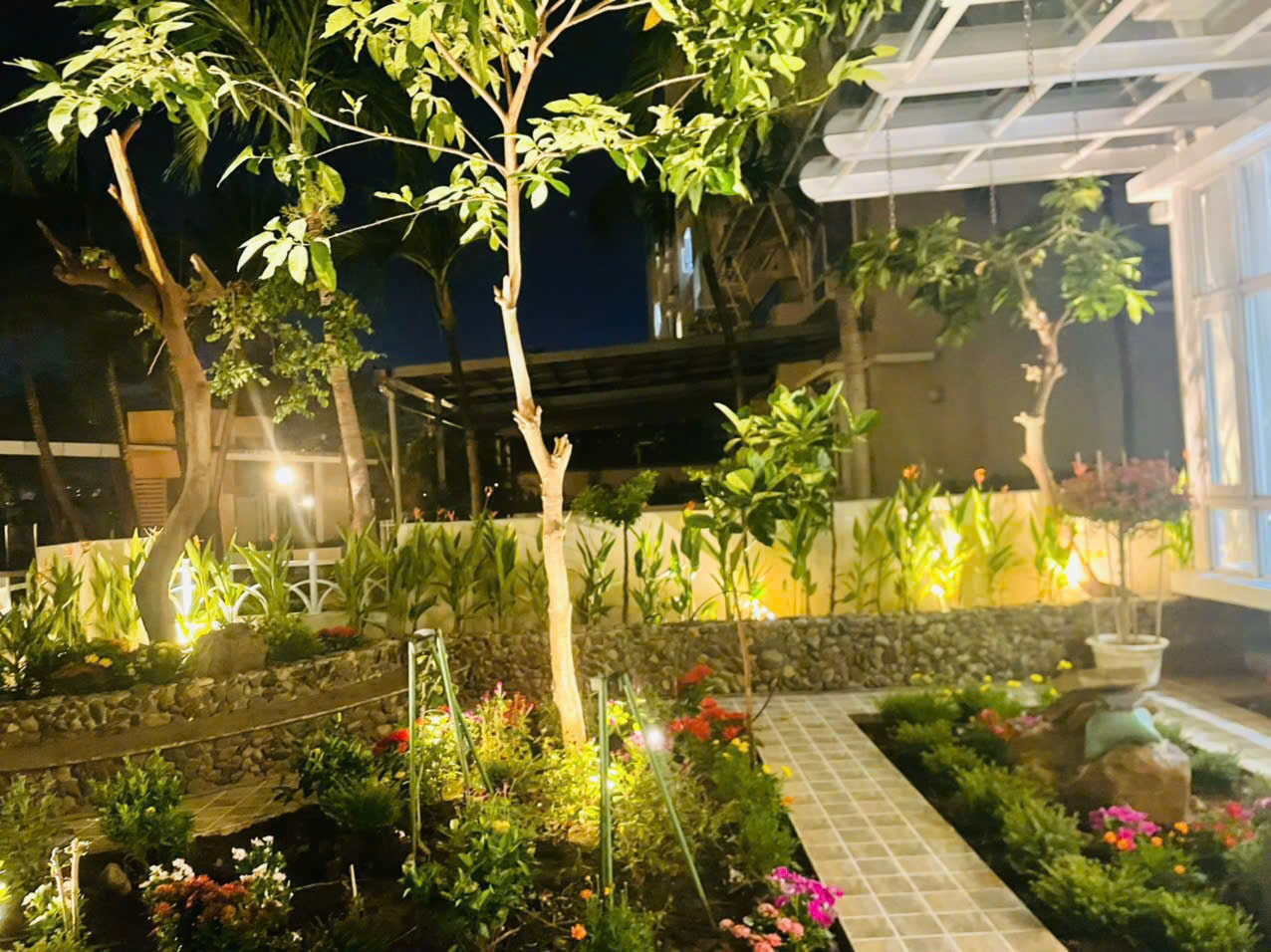 Cho thuê căn hộ biệt thự Riverside Phú Mỹ Hưng, Quận 7 có 6 phòng ngủ, sân vườn, hồ bơi chung 6