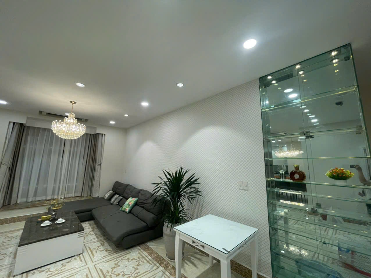 Cho thuê căn hộ biệt thự Riverside Phú Mỹ Hưng, Quận 7 có 6 phòng ngủ, sân vườn, hồ bơi chung 17