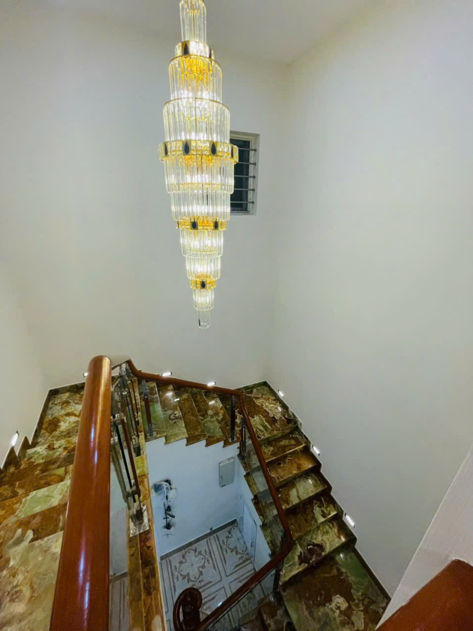 Cho thuê căn hộ biệt thự Riverside Phú Mỹ Hưng, Quận 7 có 6 phòng ngủ, sân vườn, hồ bơi chung 11