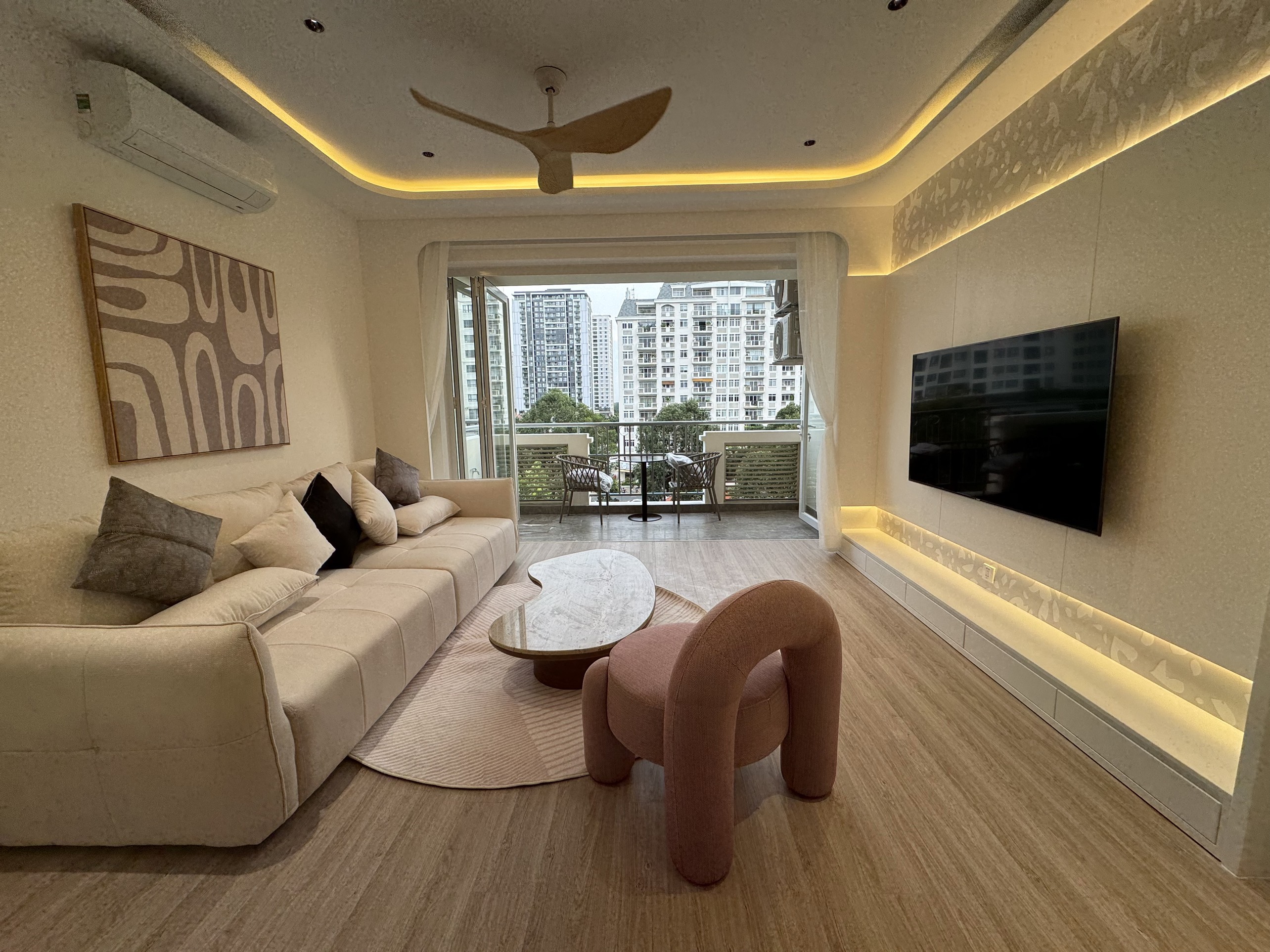 Bán căn hộ Cảnh Viên 1 Phú Mỹ Hưng, Quận 7 nhà đẹp có 3 phòng ngủ, nội thất cao cấp