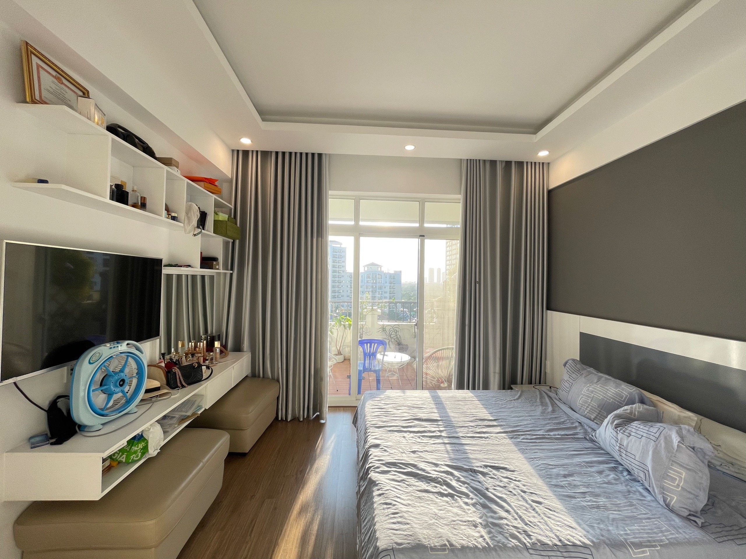 Bán căn hộ Cảnh Viên 2 Phú Mỹ Hưng, Quận 7 có 3 phòng ngủ nột thất đẹp, lầu cao 3