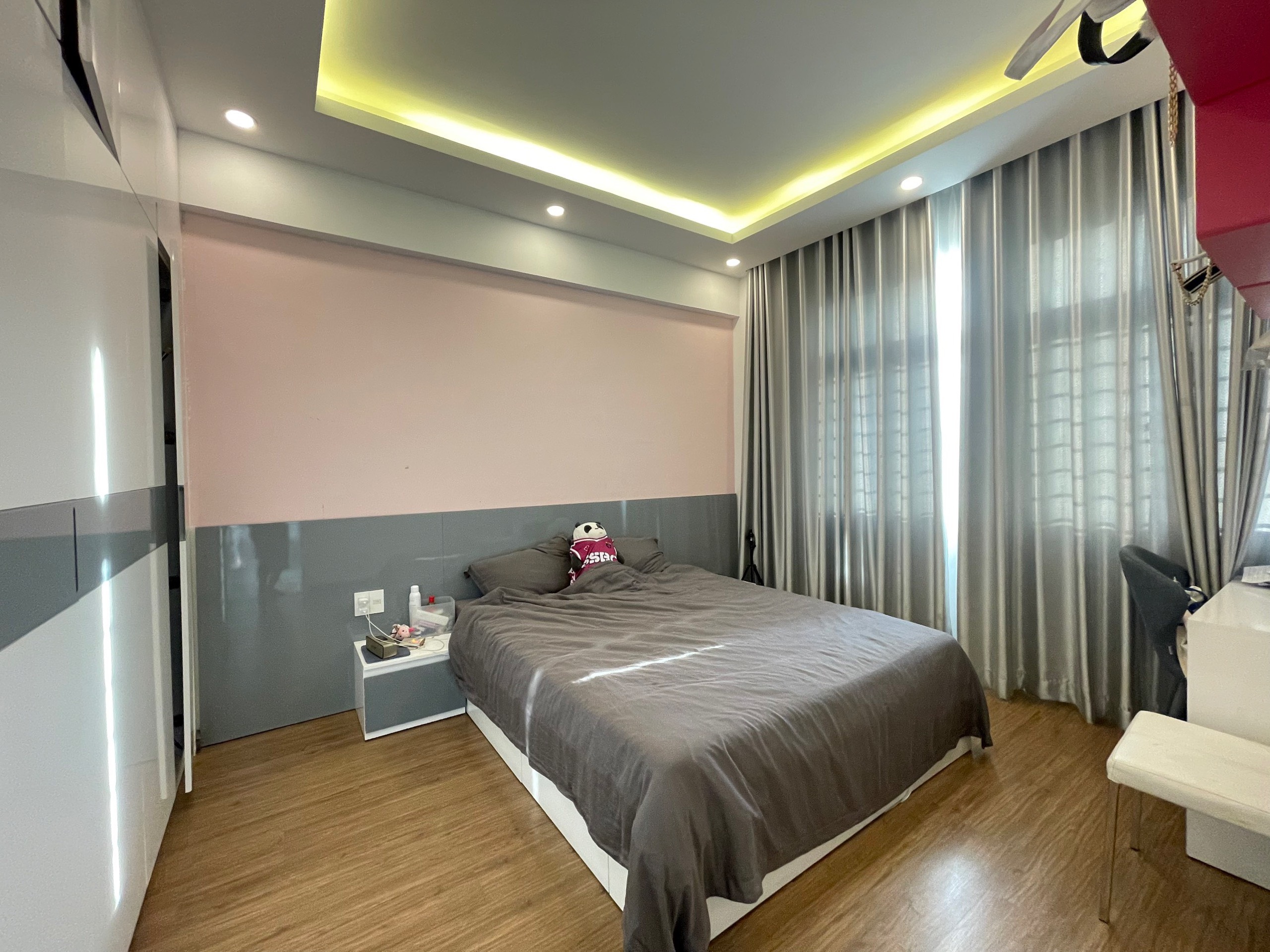 Bán căn hộ Cảnh Viên 2 Phú Mỹ Hưng, Quận 7 có 3 phòng ngủ nột thất đẹp, lầu cao 5